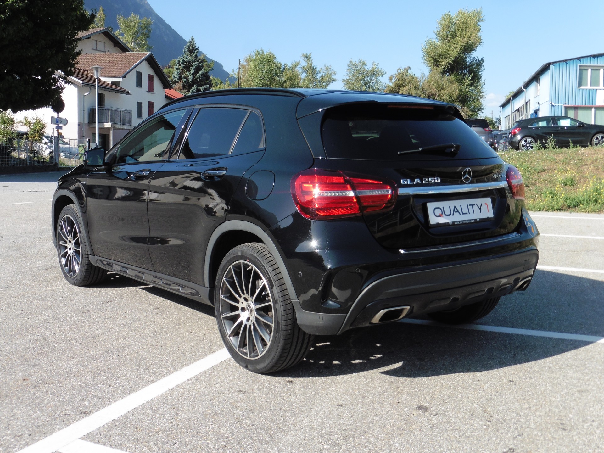 MERCEDES-BENZ GLA 250 AMG Line 4Matic 7G-DCT-image-7