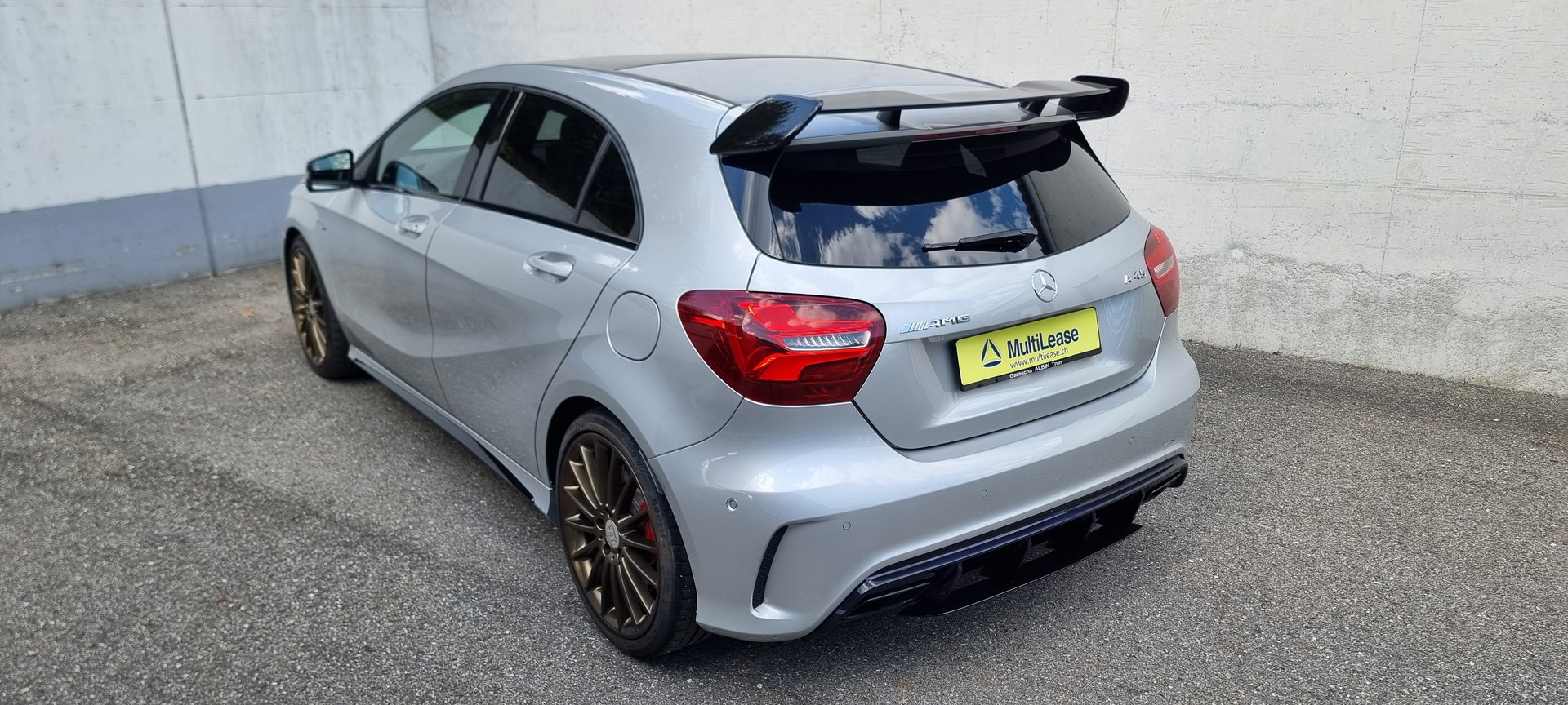 MERCEDES-BENZ A 45 AMG 4Matic-image-3