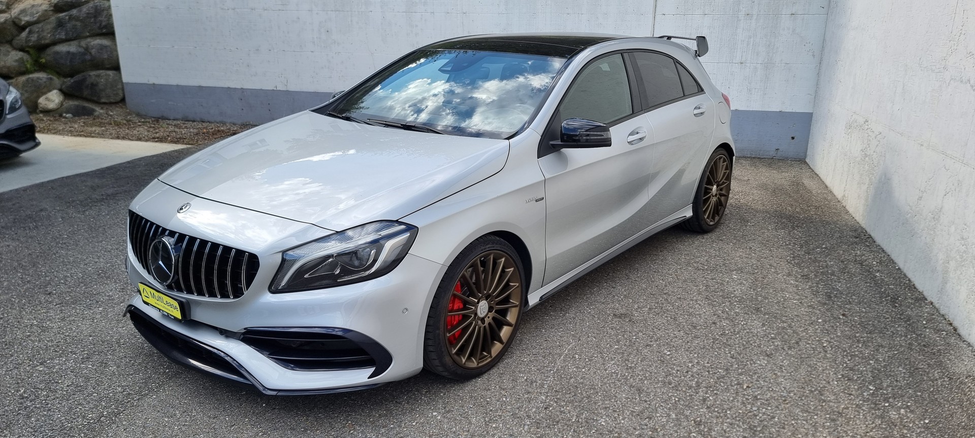MERCEDES-BENZ A 45 AMG 4Matic-image-2