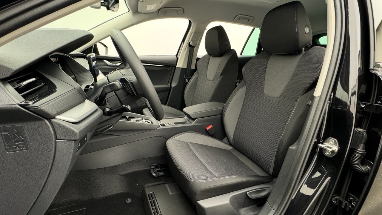 SKODA Octavia Combi 1.5 TSI mHEV DSG Selection-image-4