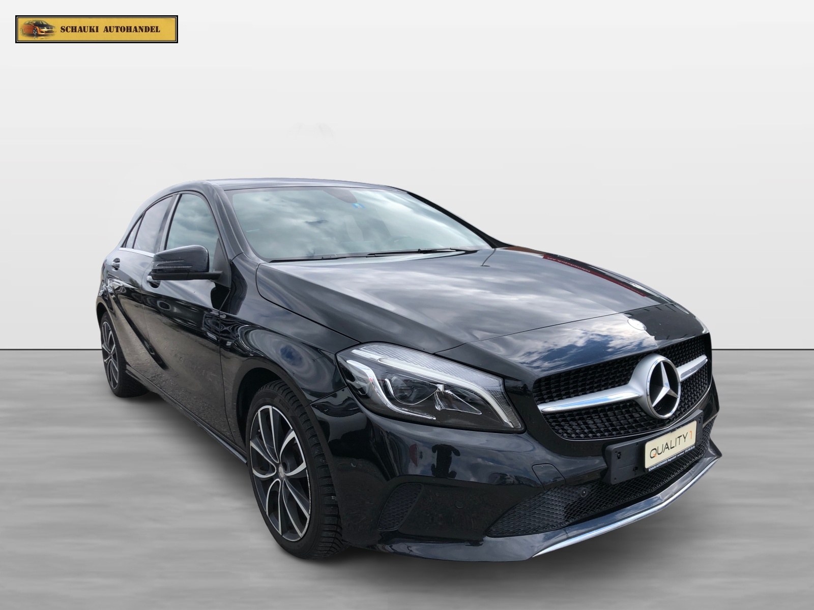 MERCEDES-BENZ A 180 CDI Urban-showroom-element-1