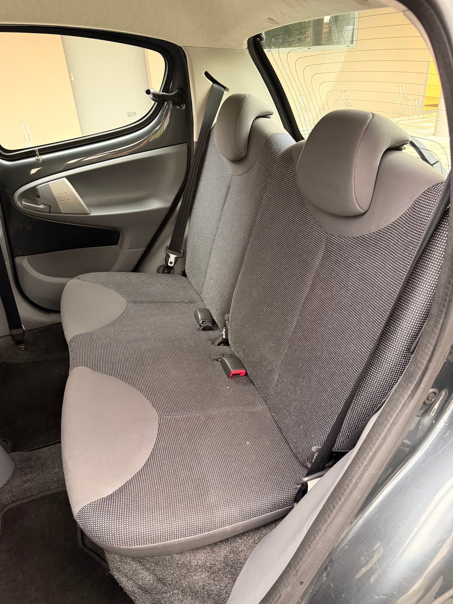 PEUGEOT 107 1.0 Urban-image-13