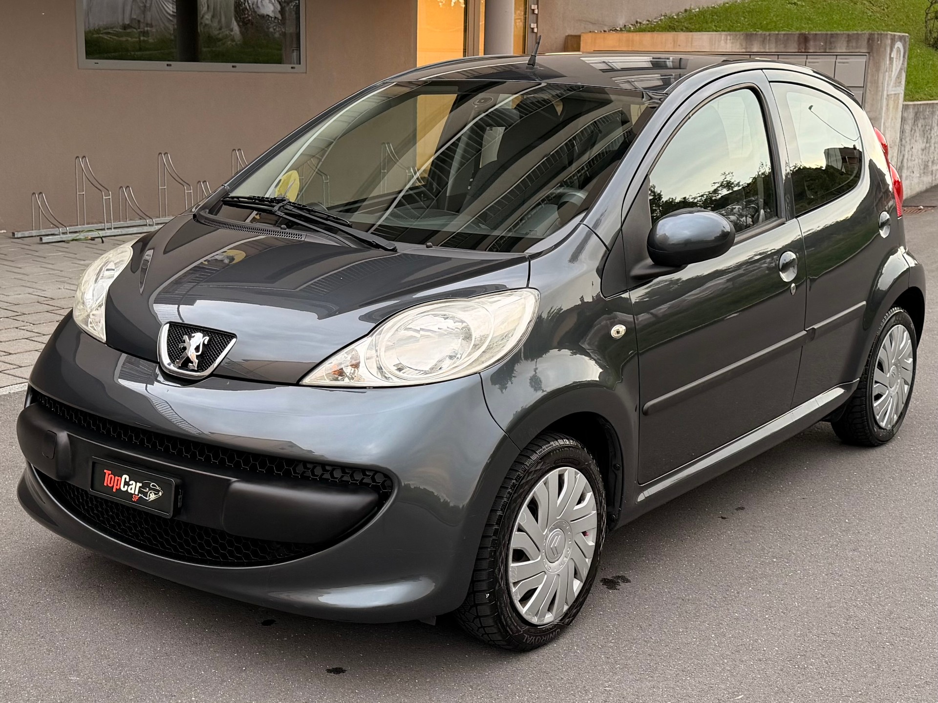 PEUGEOT 107 1.0 Urban-image-6