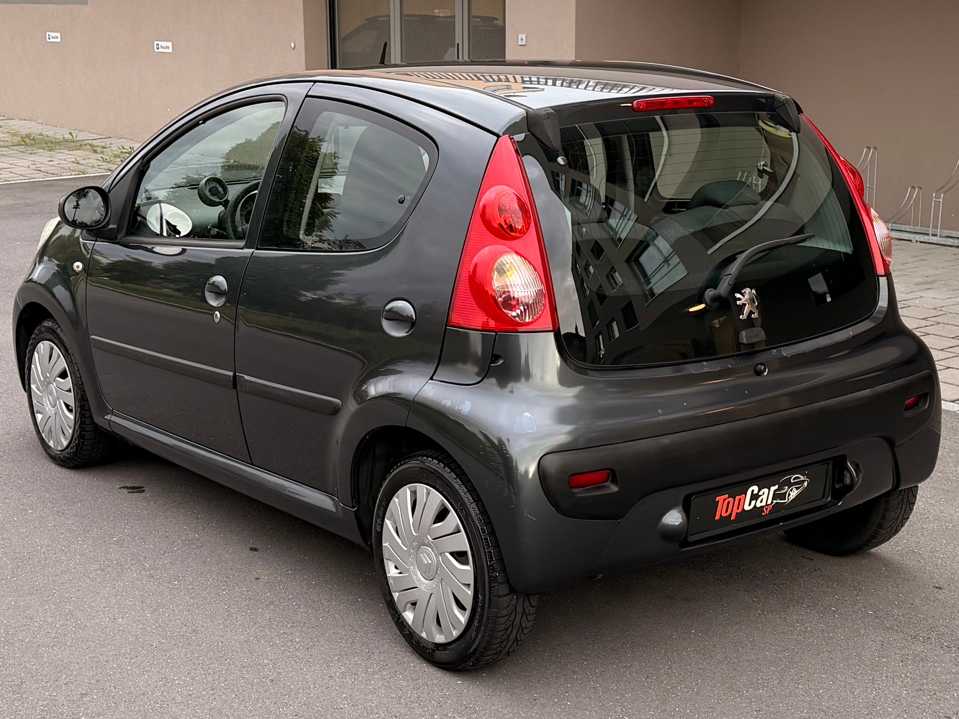 PEUGEOT 107 1.0 Urban-image-4