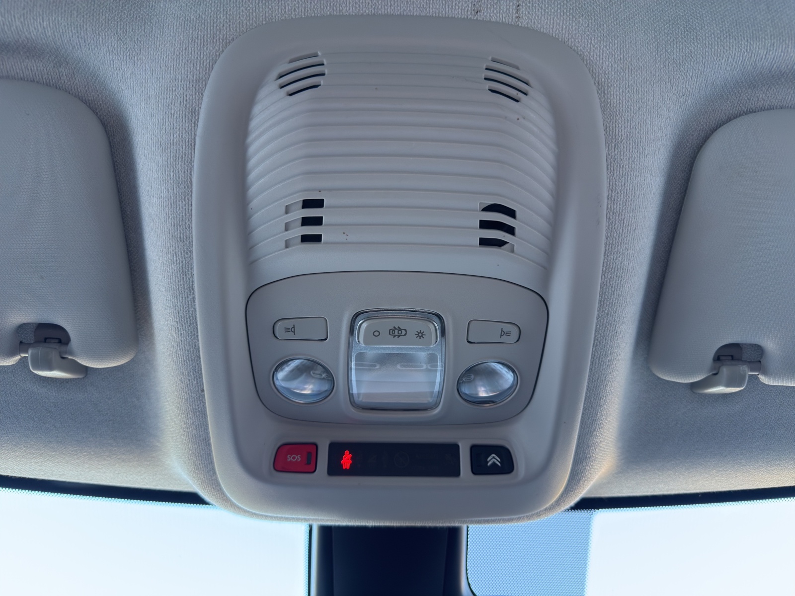 CITROEN C3 Aircross 1.2i PureTech Feel EAT-image-27