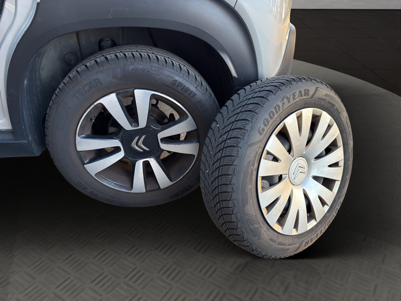 CITROEN C3 Aircross 1.2i PureTech Feel EAT-image-19