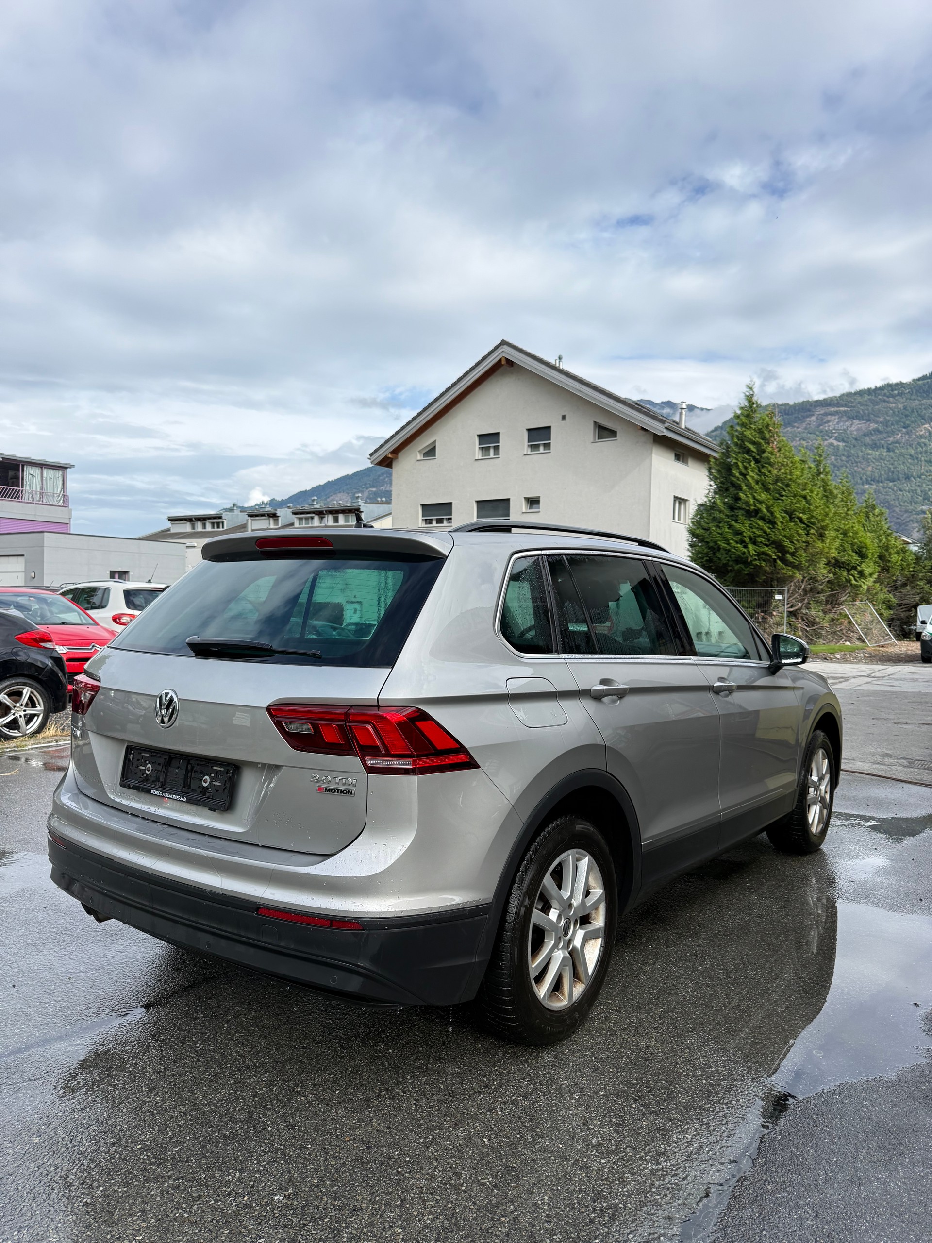 VW Tiguan 2.0 TDI SCR Comfortline 4Motion DSG-image-4
