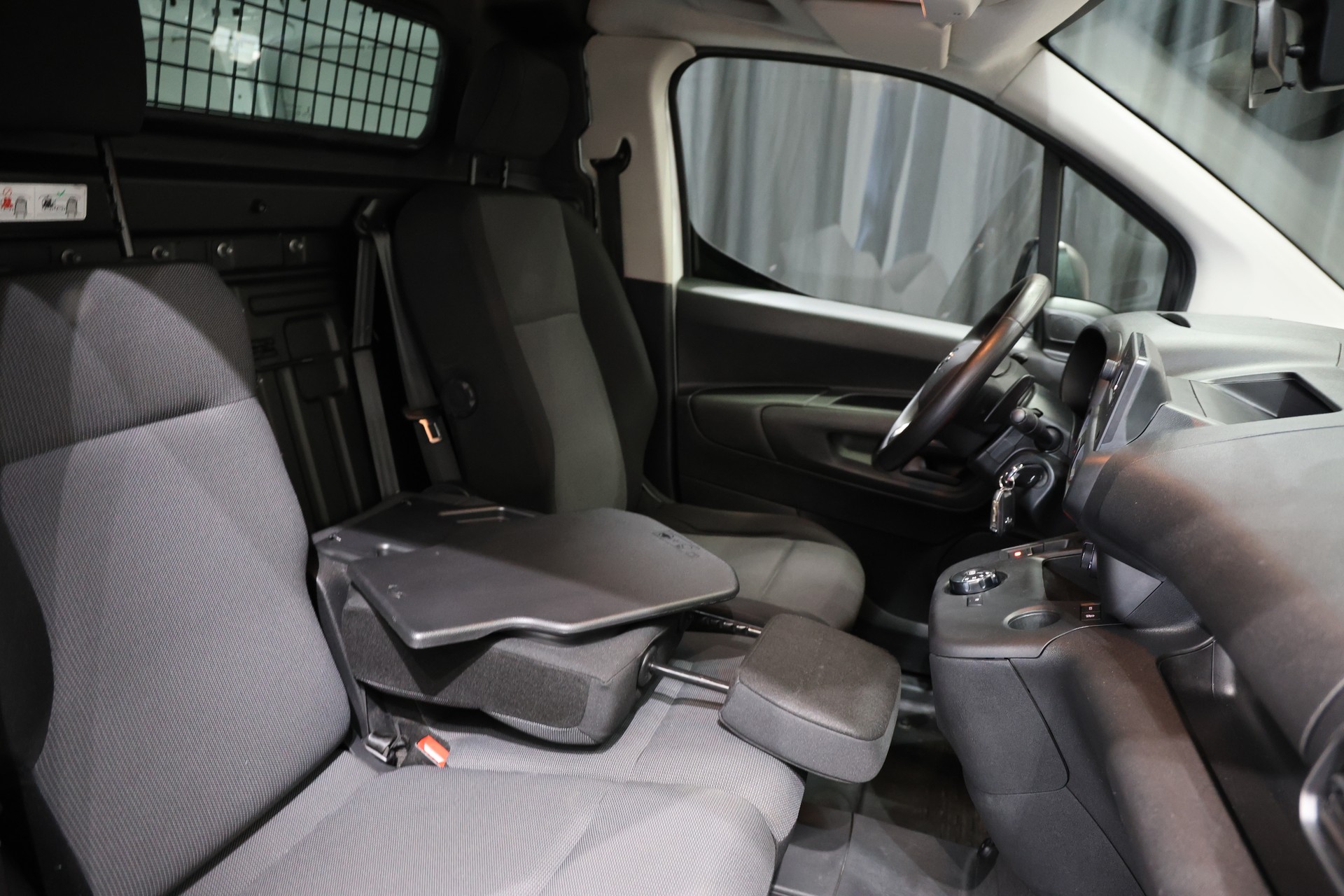 TOYOTA Proace City Van 1.5D Comfort Medium Automatik-image-6