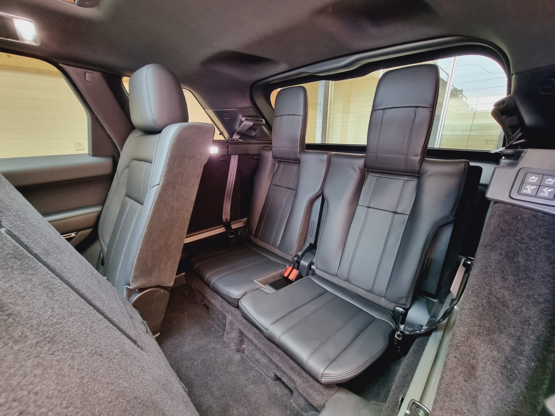 LAND ROVER 3.0 SDV6 HSE-image-5