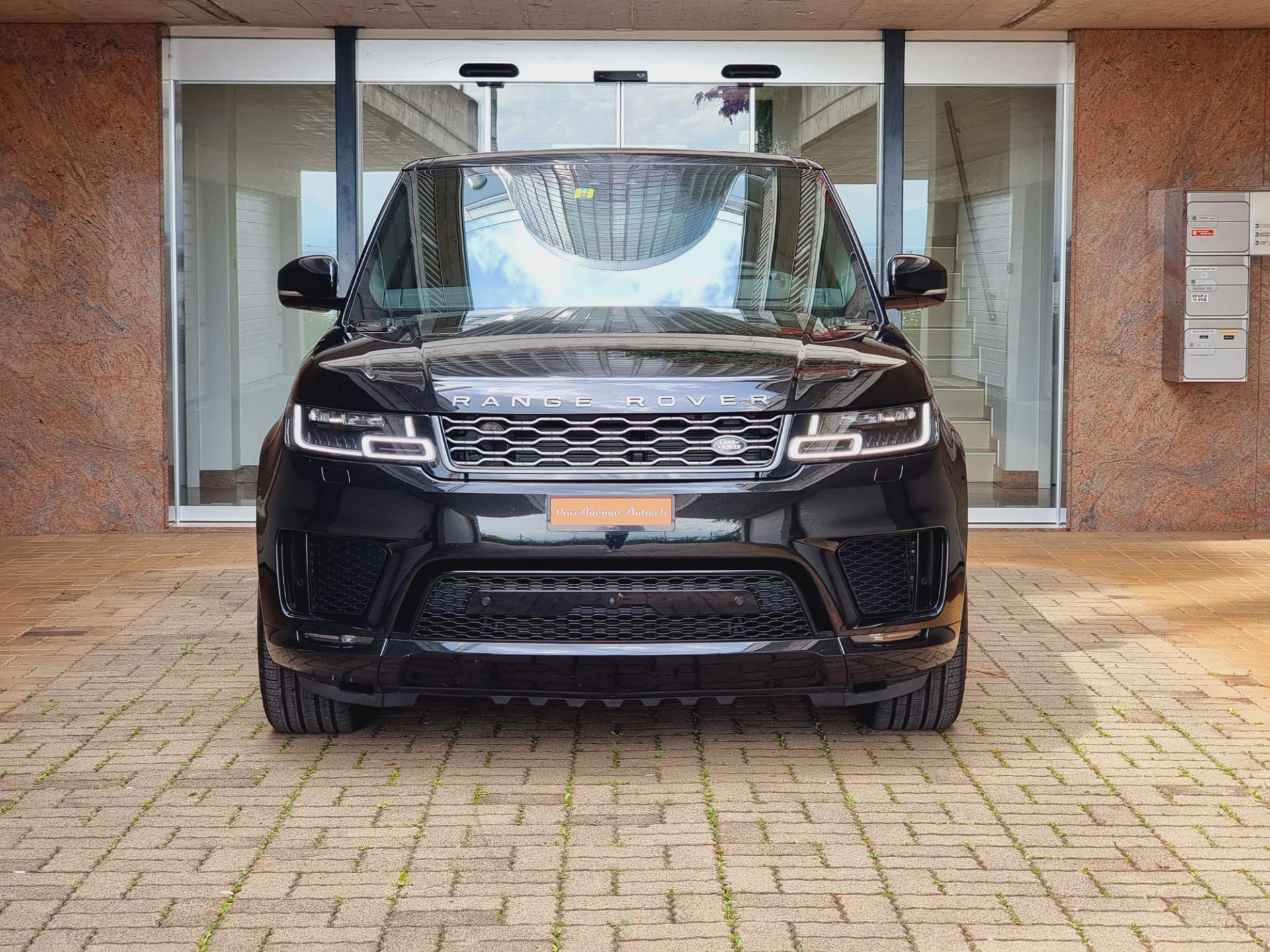 LAND ROVER 3.0 SDV6 HSE-image-2