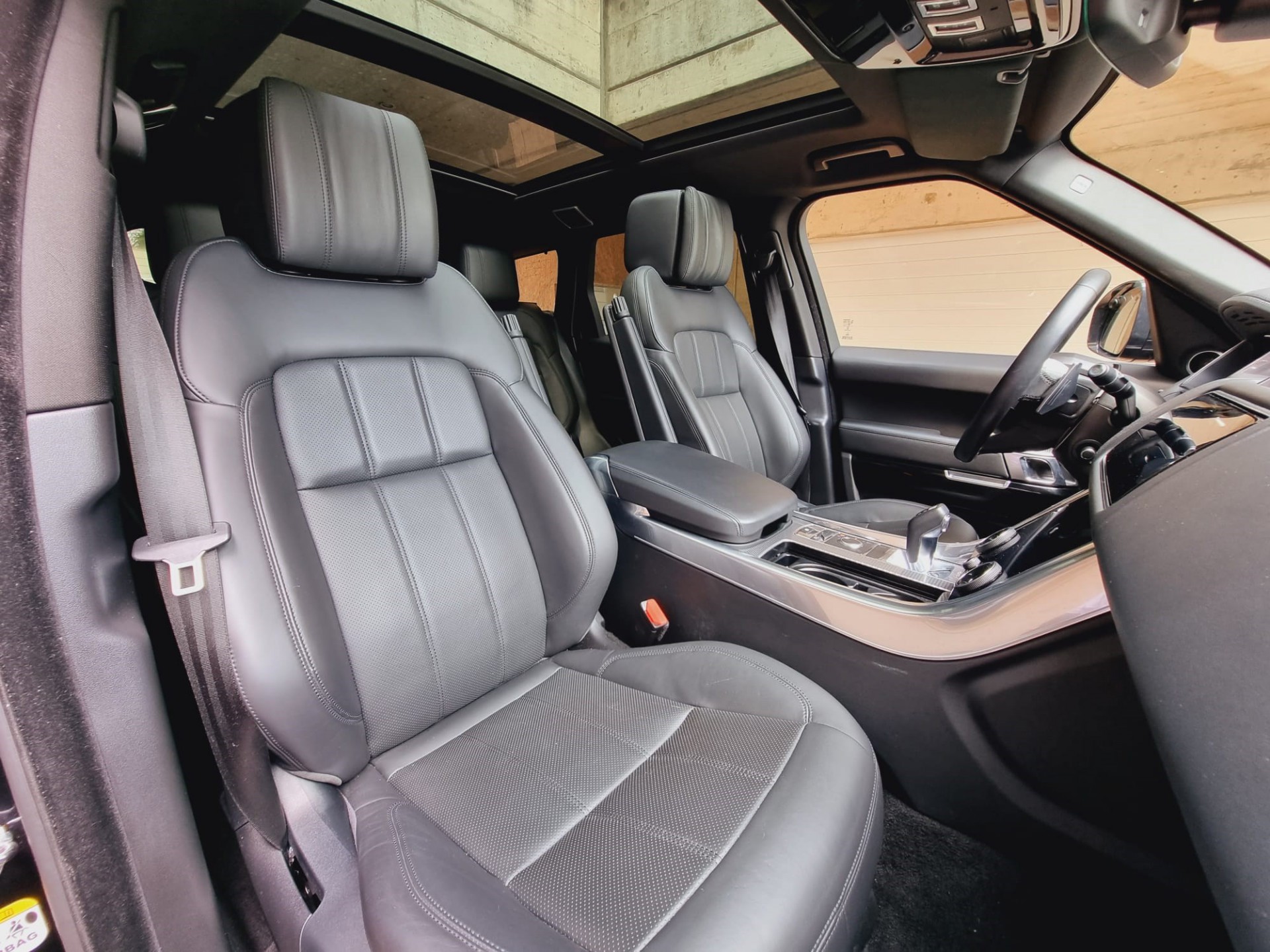 LAND ROVER 3.0 SDV6 HSE-image-6