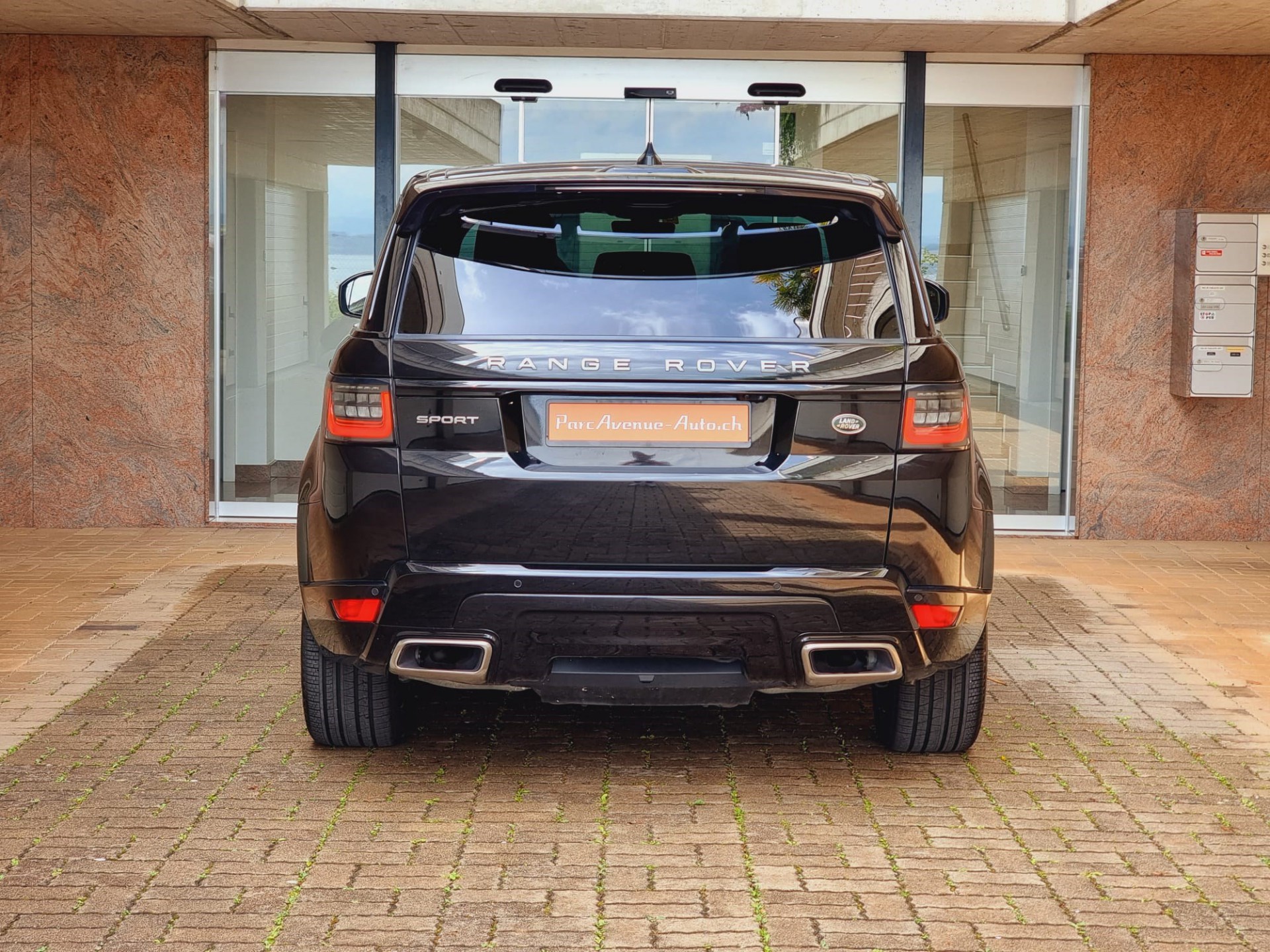 LAND ROVER 3.0 SDV6 HSE-image-1