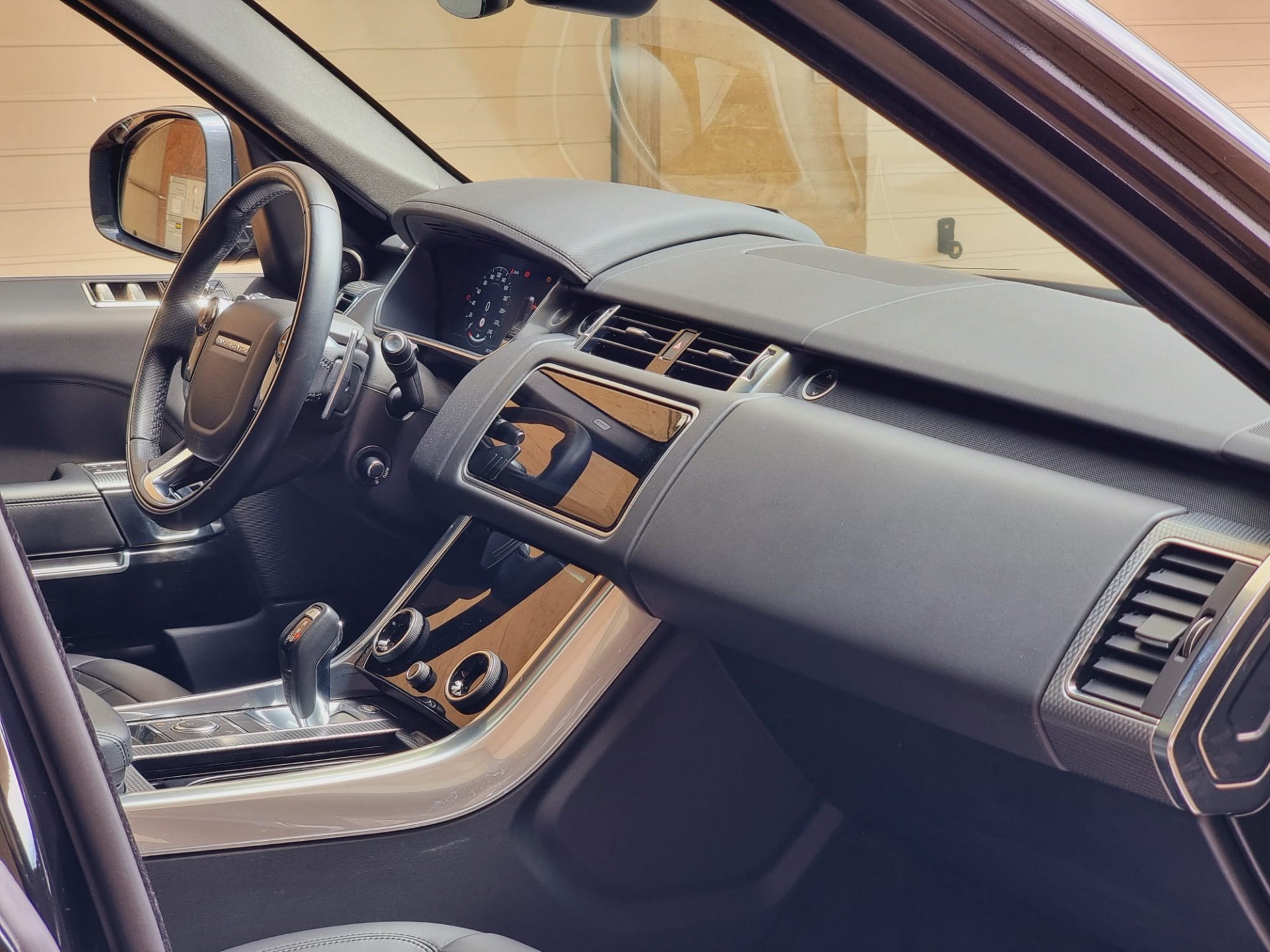 LAND ROVER 3.0 SDV6 HSE-image-4
