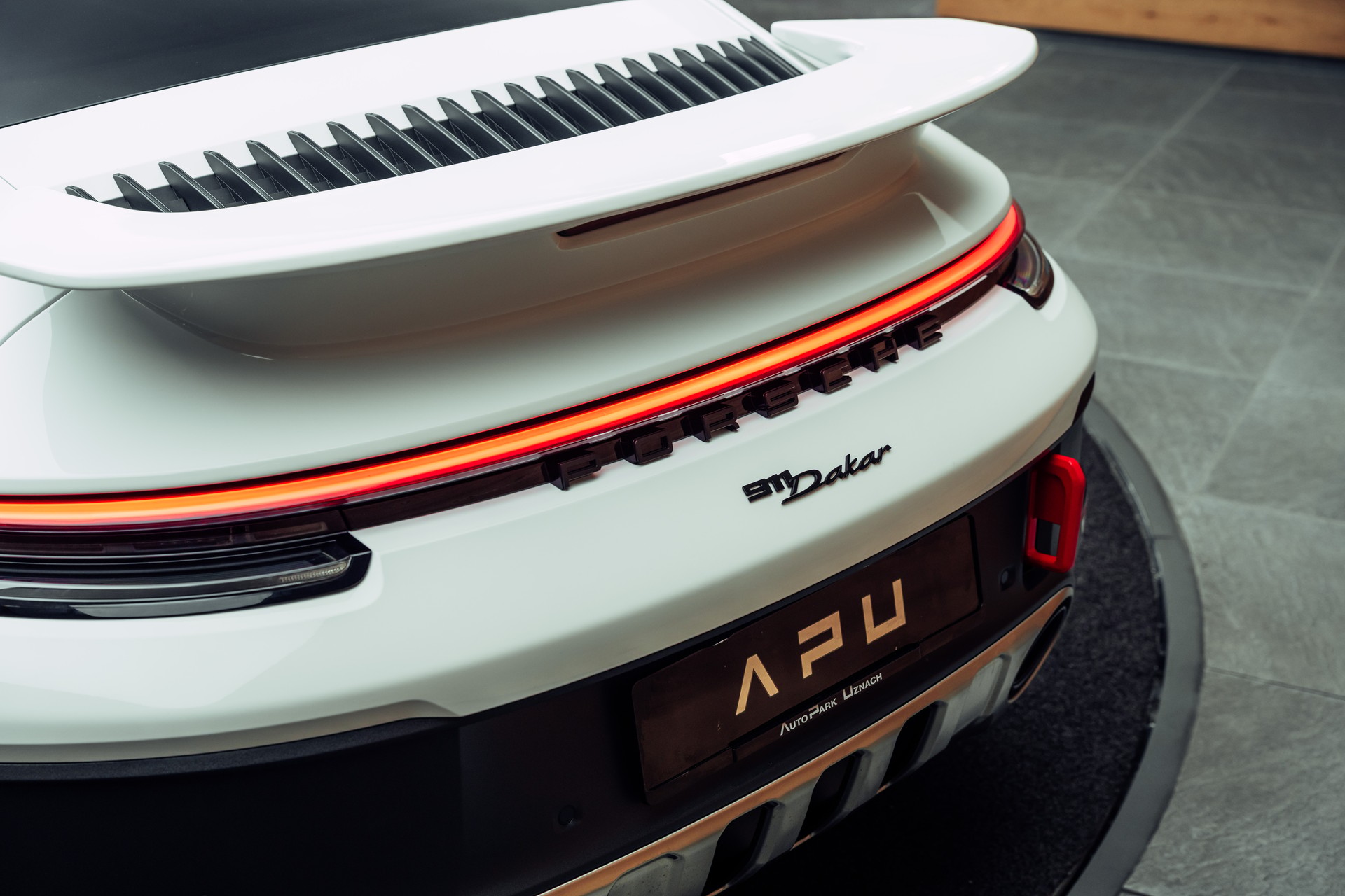 PORSCHE 911 Carrera Dakar PDK-image-20