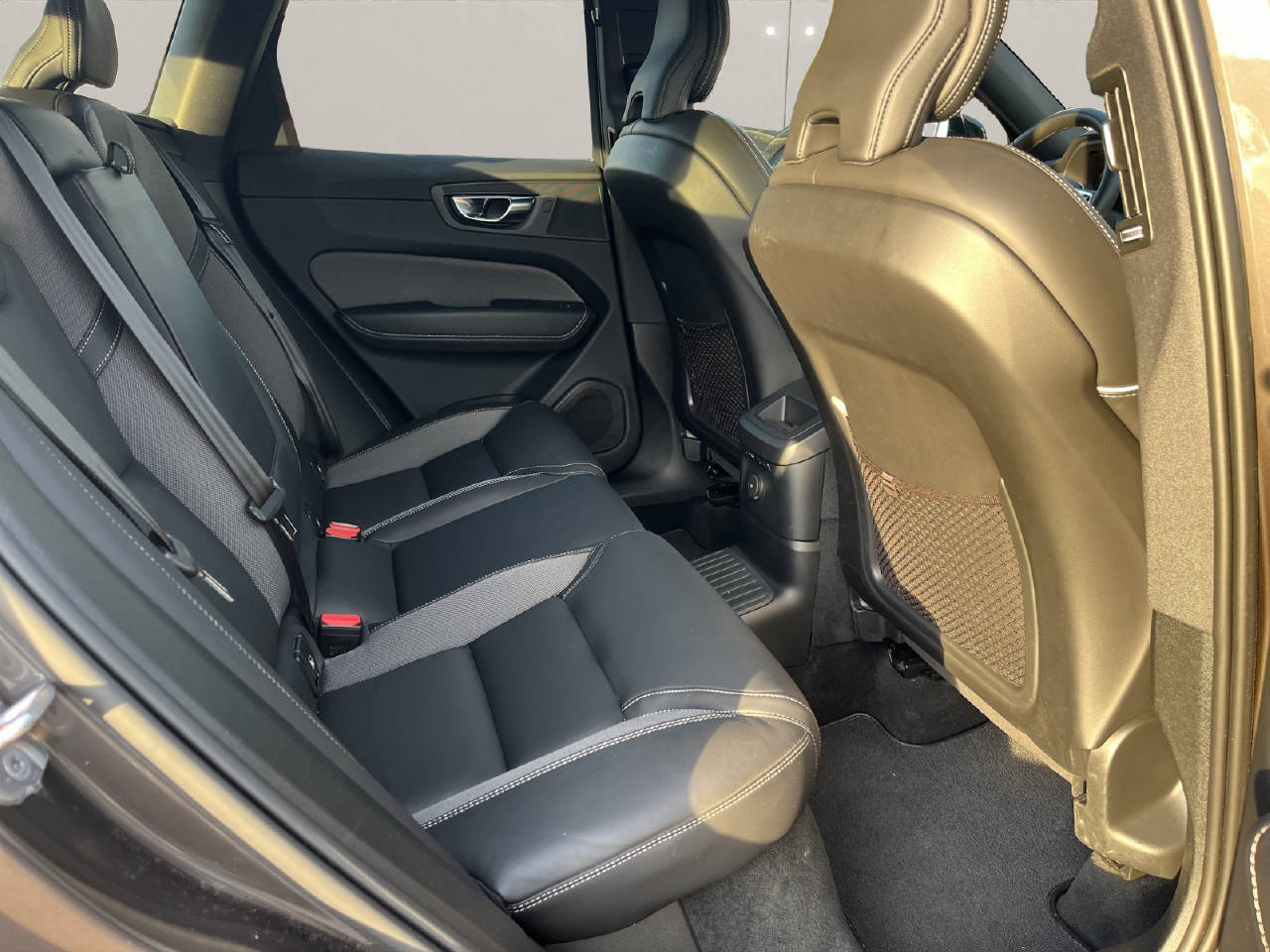 VOLVO XC60 2.0 T6 TE R-Design eAWD .-image-11