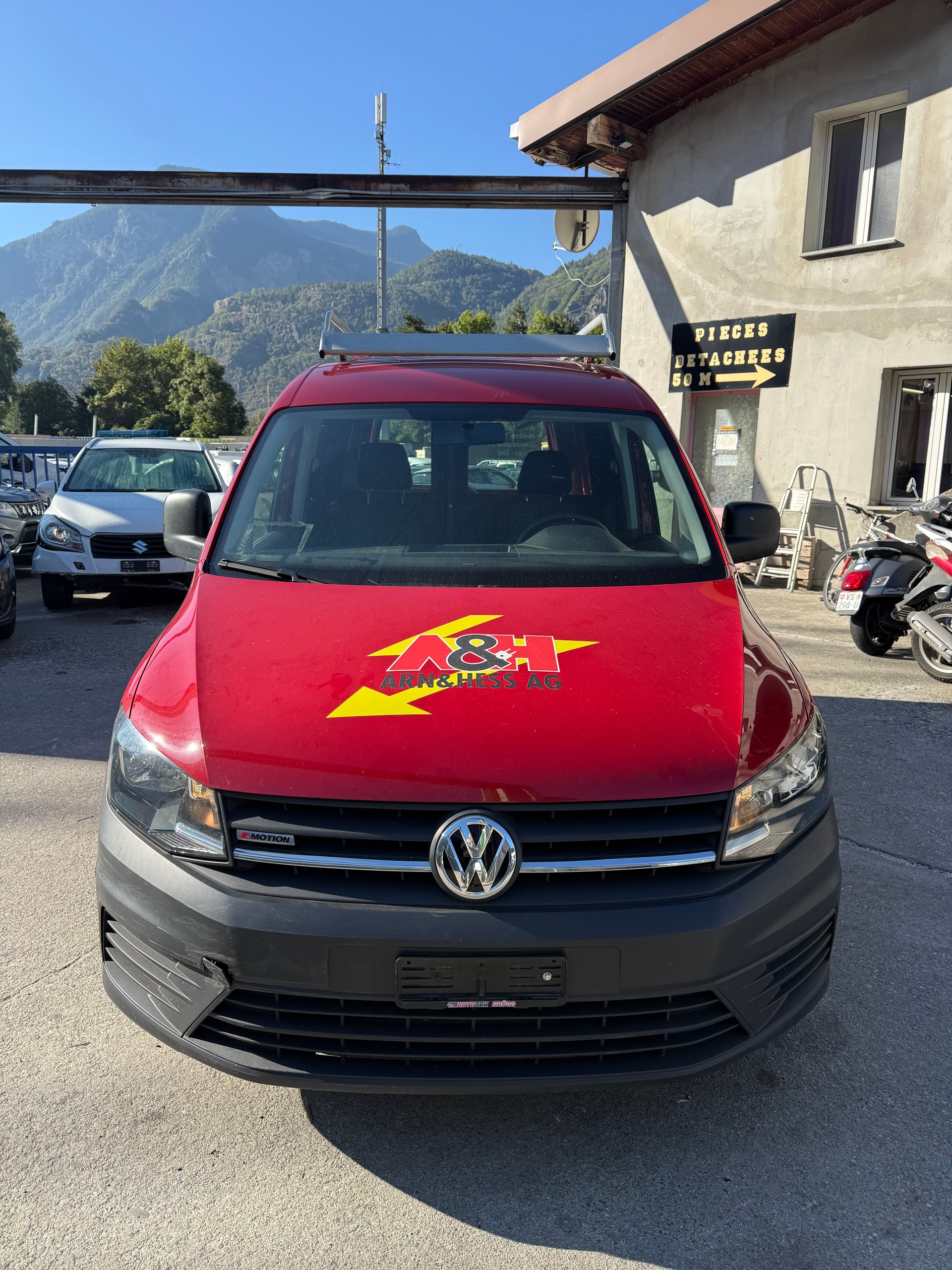 VW Caddy 2.0TDI 4Motion BlueMotion Technology-image-2