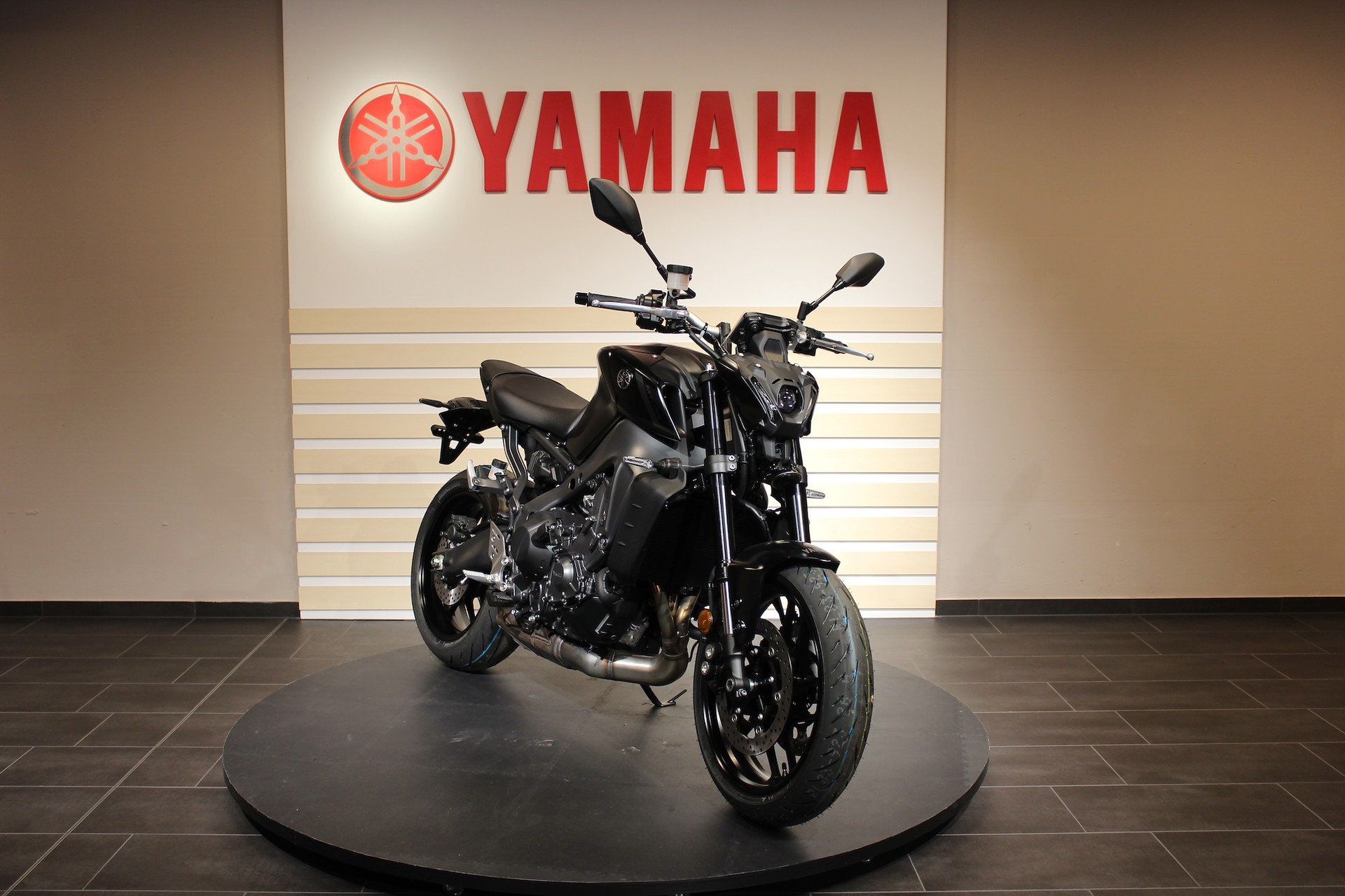 YAMAHA MT-09
