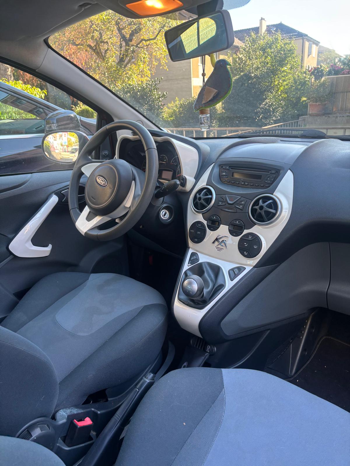 FORD 1.2 Titanium-image-2