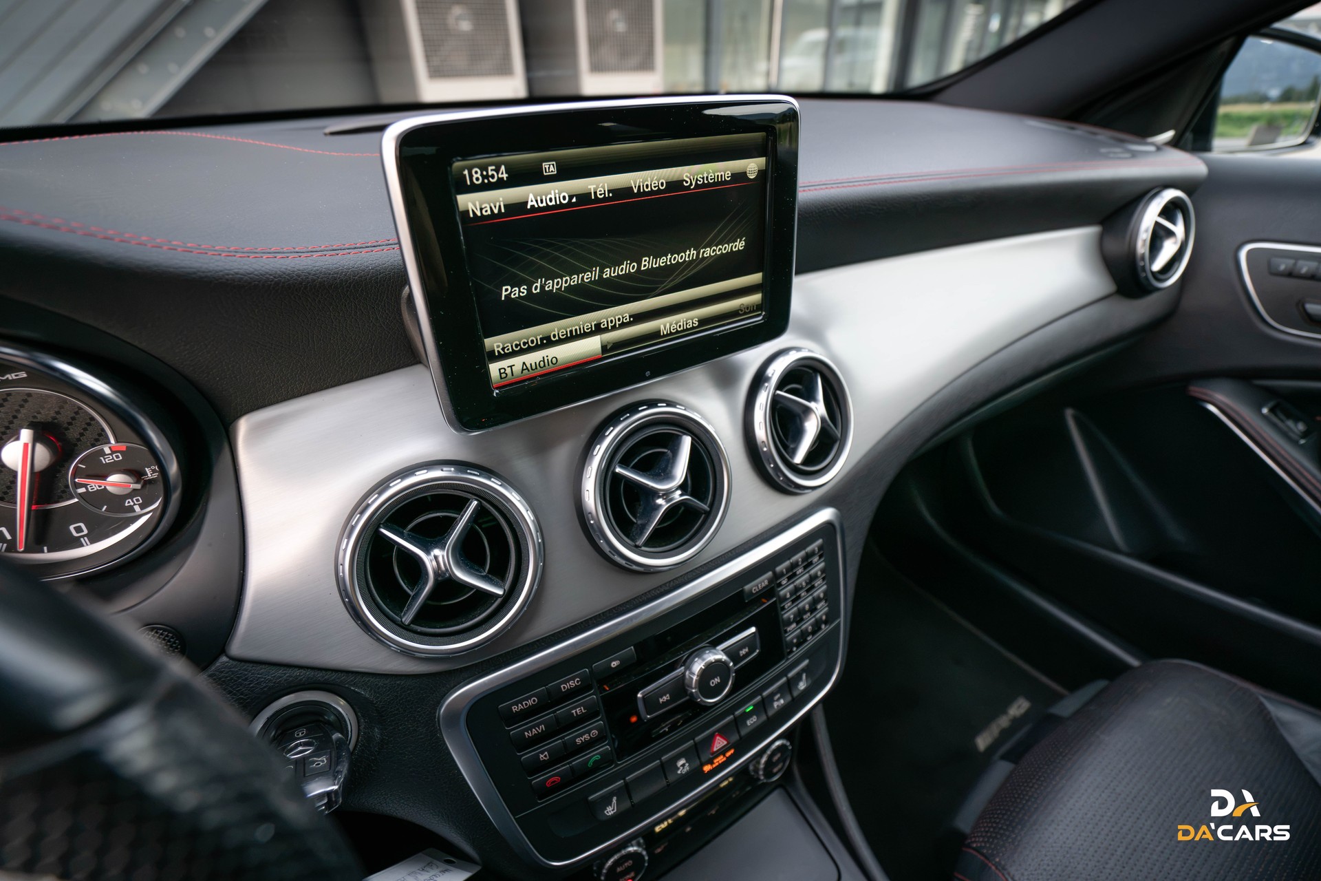 MERCEDES-BENZ GLA 45 AMG 4Matic 7G-DCT-image-14
