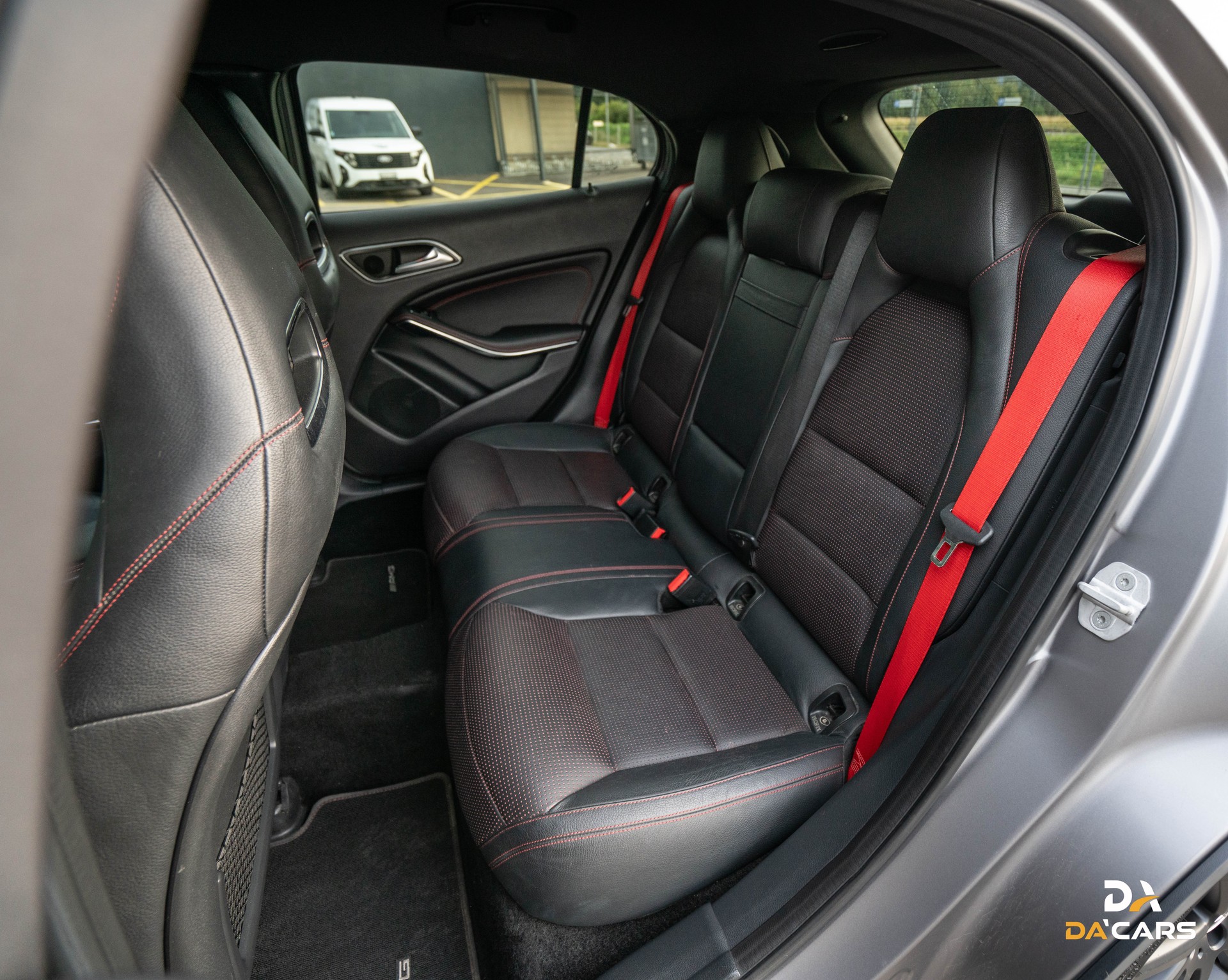 MERCEDES-BENZ GLA 45 AMG 4Matic 7G-DCT-image-8