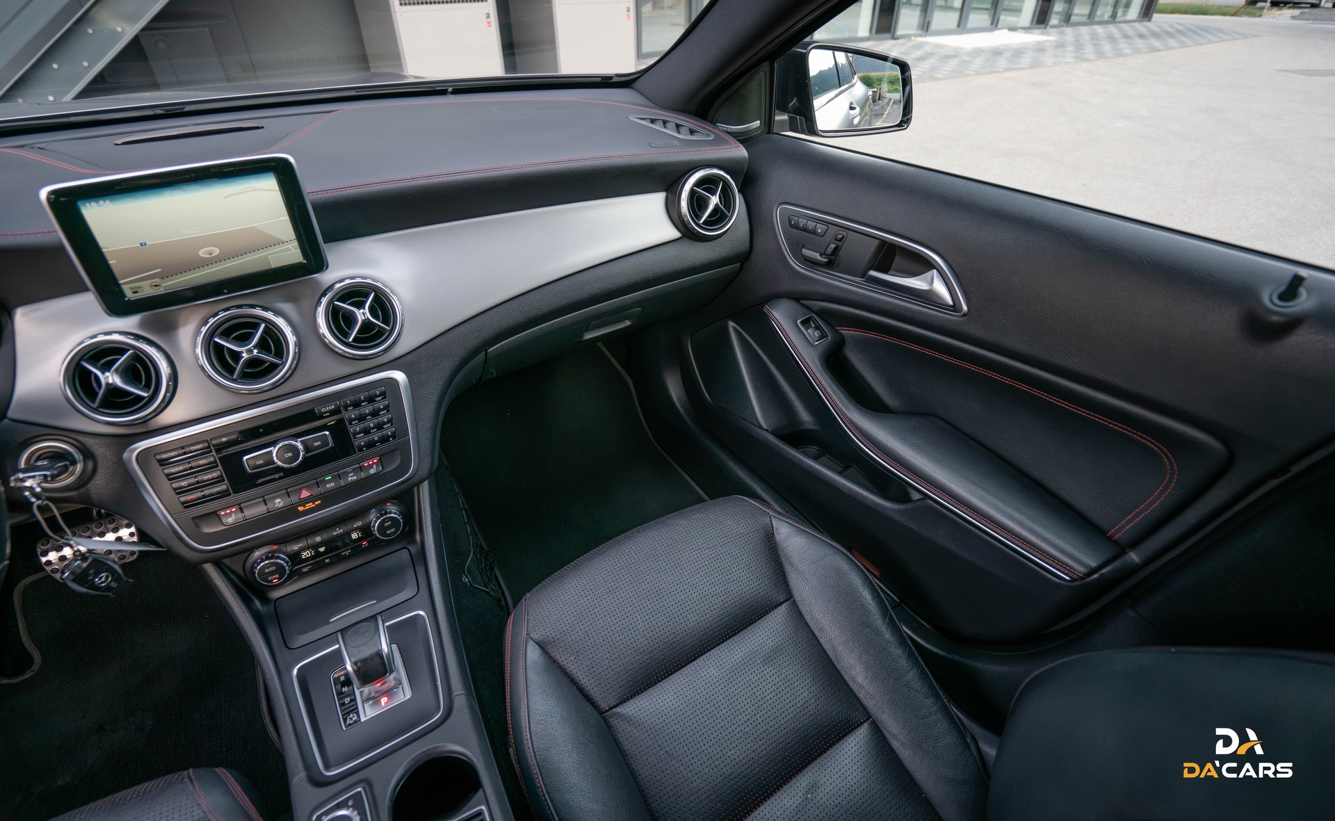 MERCEDES-BENZ GLA 45 AMG 4Matic 7G-DCT-image-10
