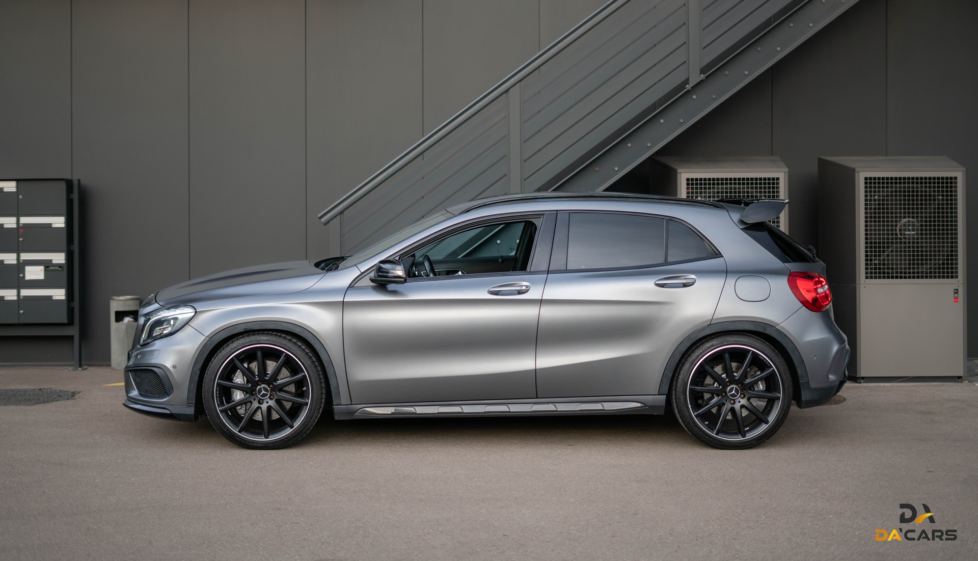 MERCEDES-BENZ GLA 45 AMG 4Matic 7G-DCT-image-2
