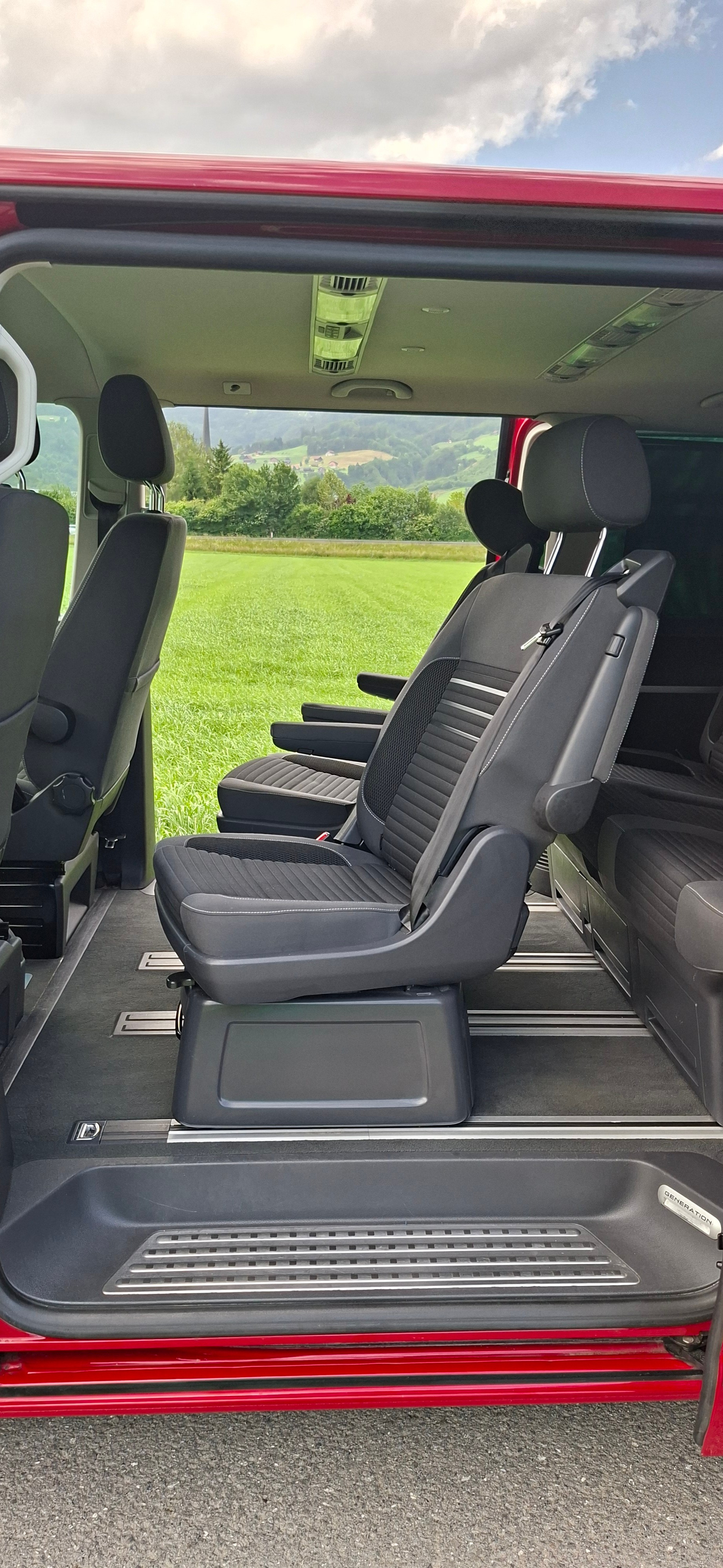 VW T5 Multivan 2.0 TDI Comfortline 4 Motion DSG-image-5