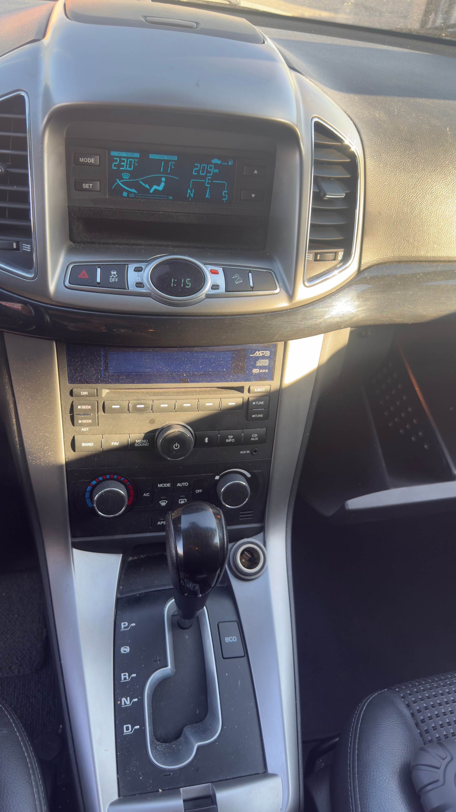CHEVROLET Captiva 2.2 VCDi LTZ 4WD Automatic-image-6