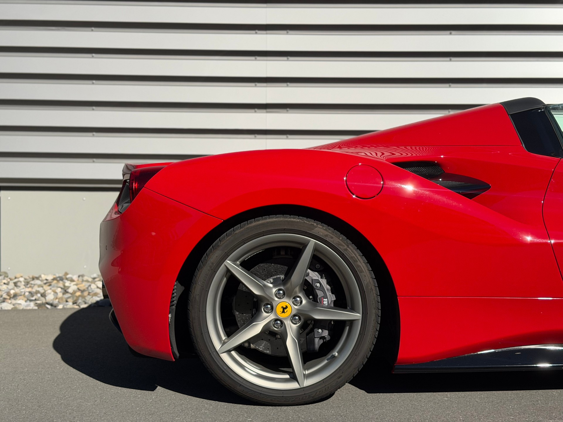 FERRARI 488 Spider 3.9 V8-image-9