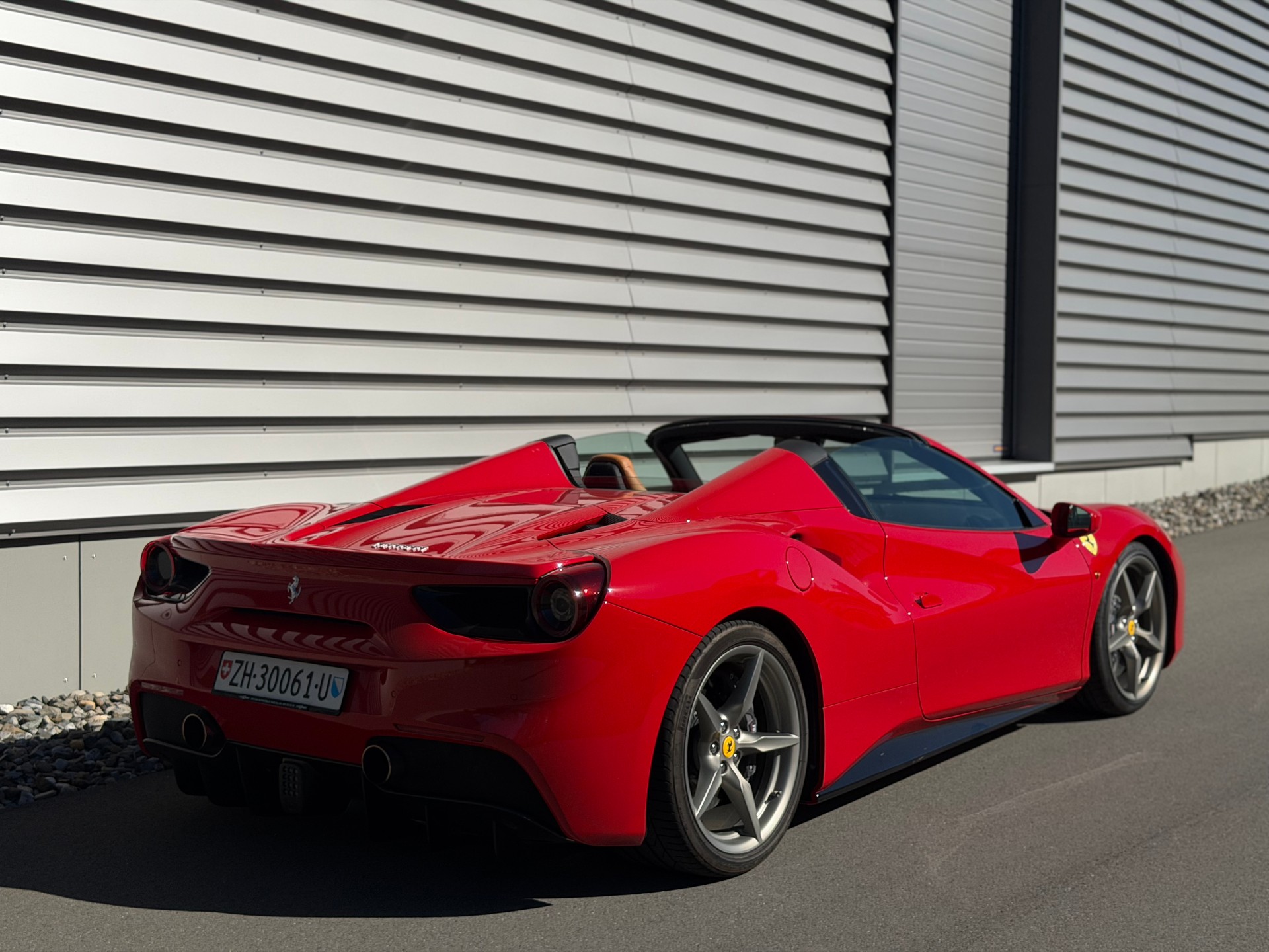 FERRARI 488 Spider 3.9 V8-image-2