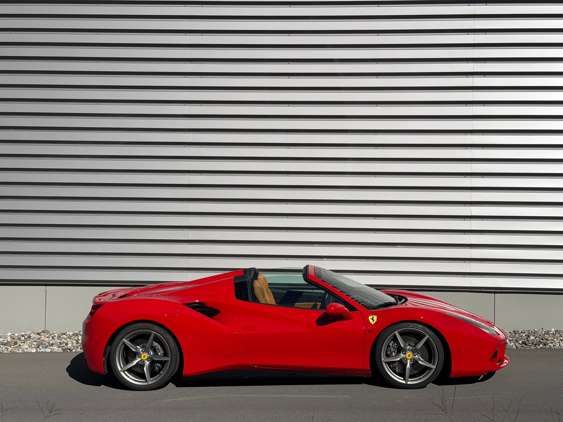 FERRARI 488 Spider 3.9 V8-image-1