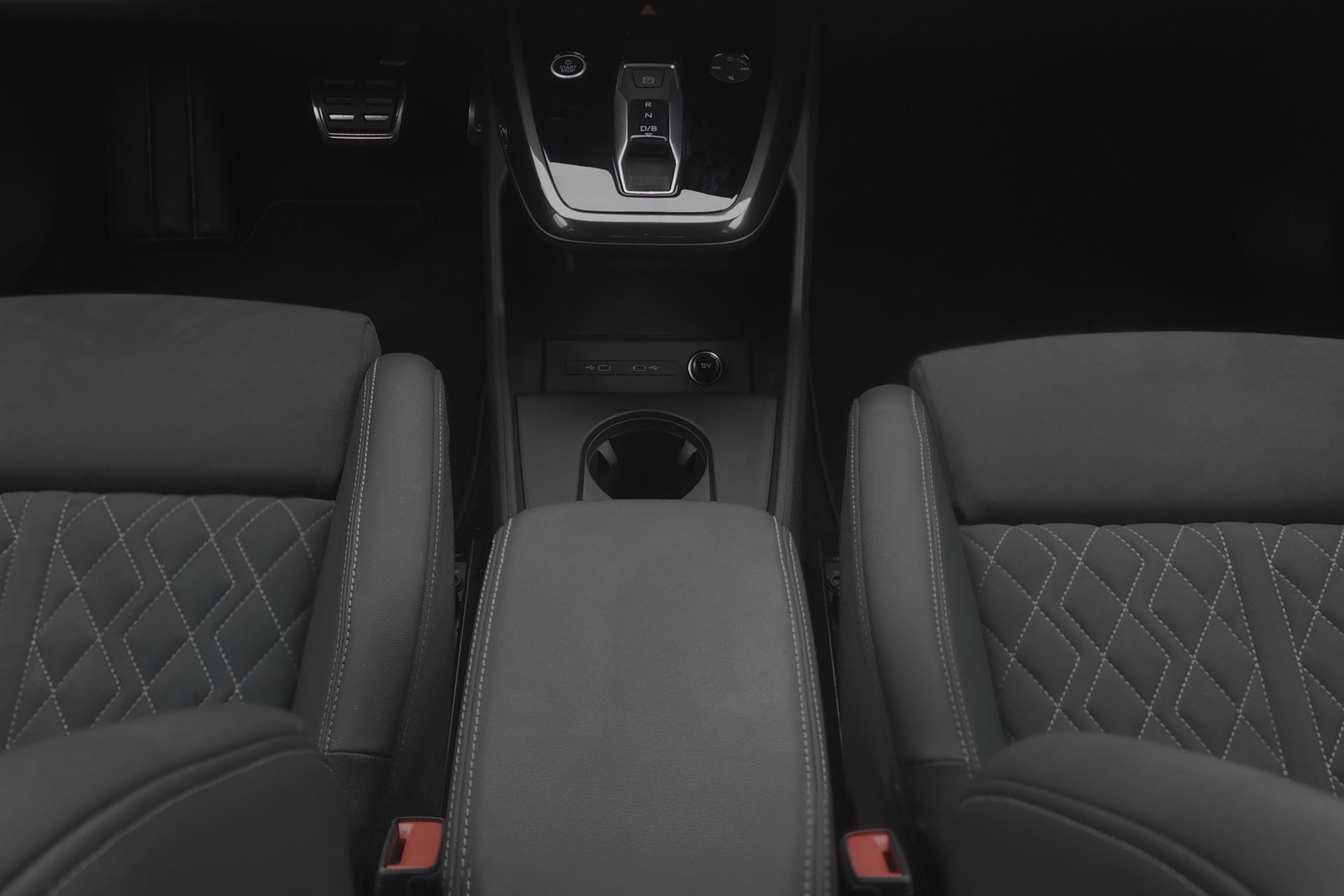 AUDI Q4 Sportback e-tron 45 quattro-image-8