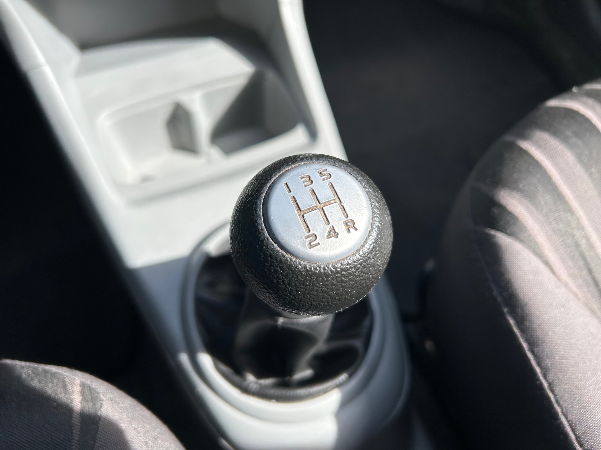 NISSAN PIXO-image-9