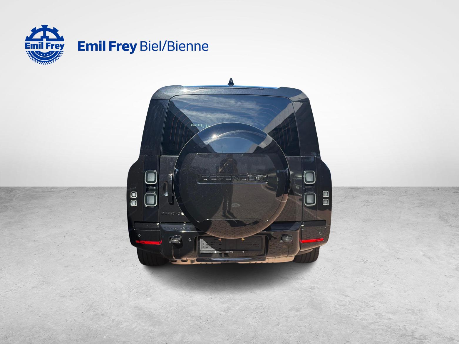 LAND ROVER Defender 130 3.0 D I6 350 X-Dynamic HSE-image-3