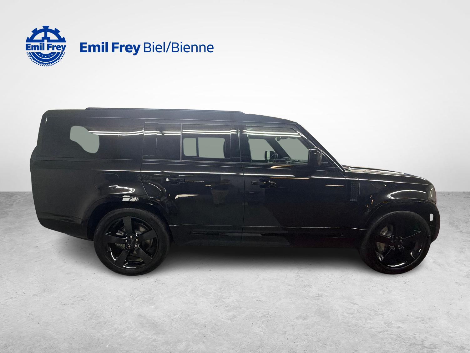 LAND ROVER Defender 130 3.0 D I6 350 X-Dynamic HSE-image-5