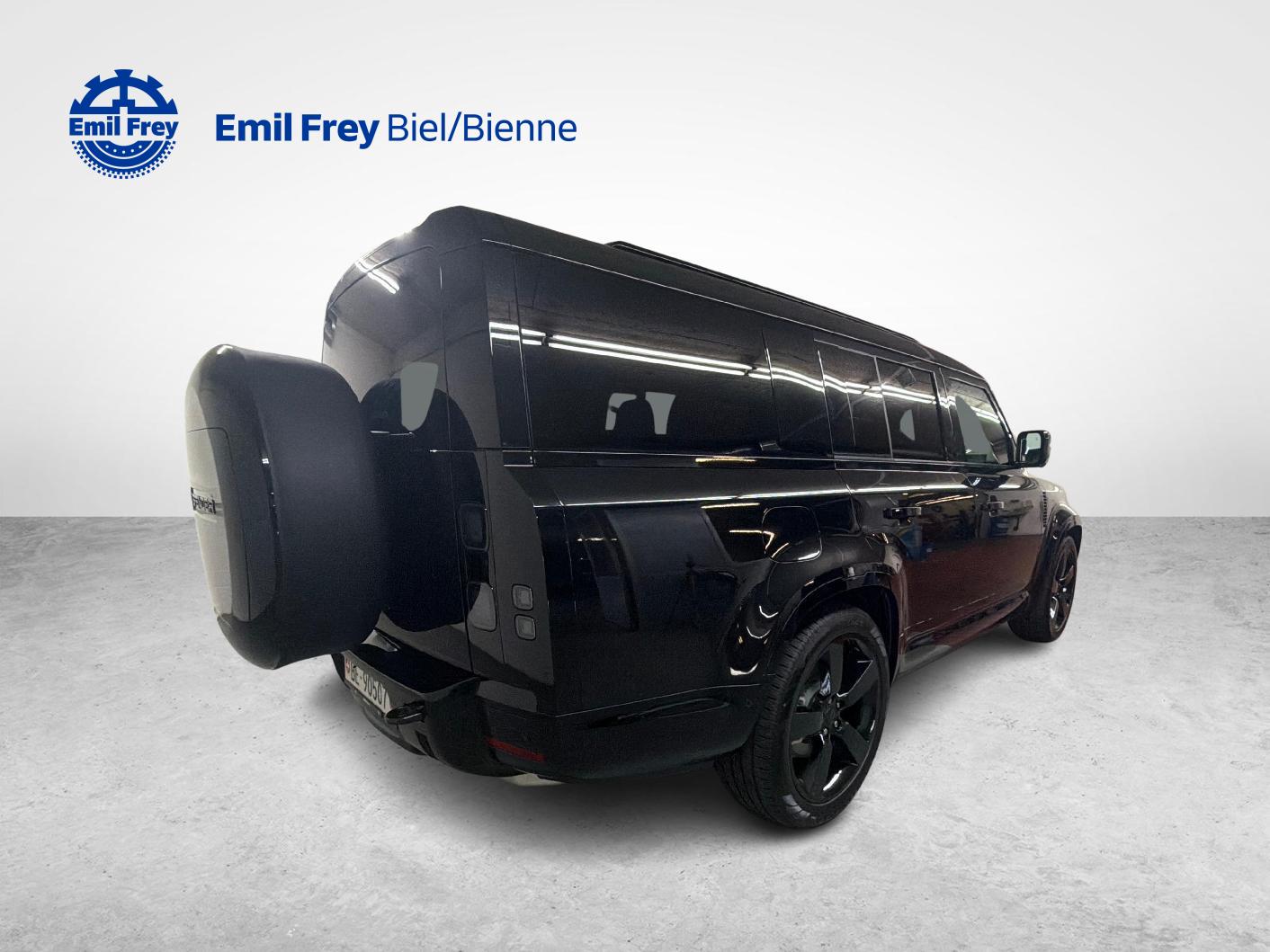 LAND ROVER Defender 130 3.0 D I6 350 X-Dynamic HSE-image-4