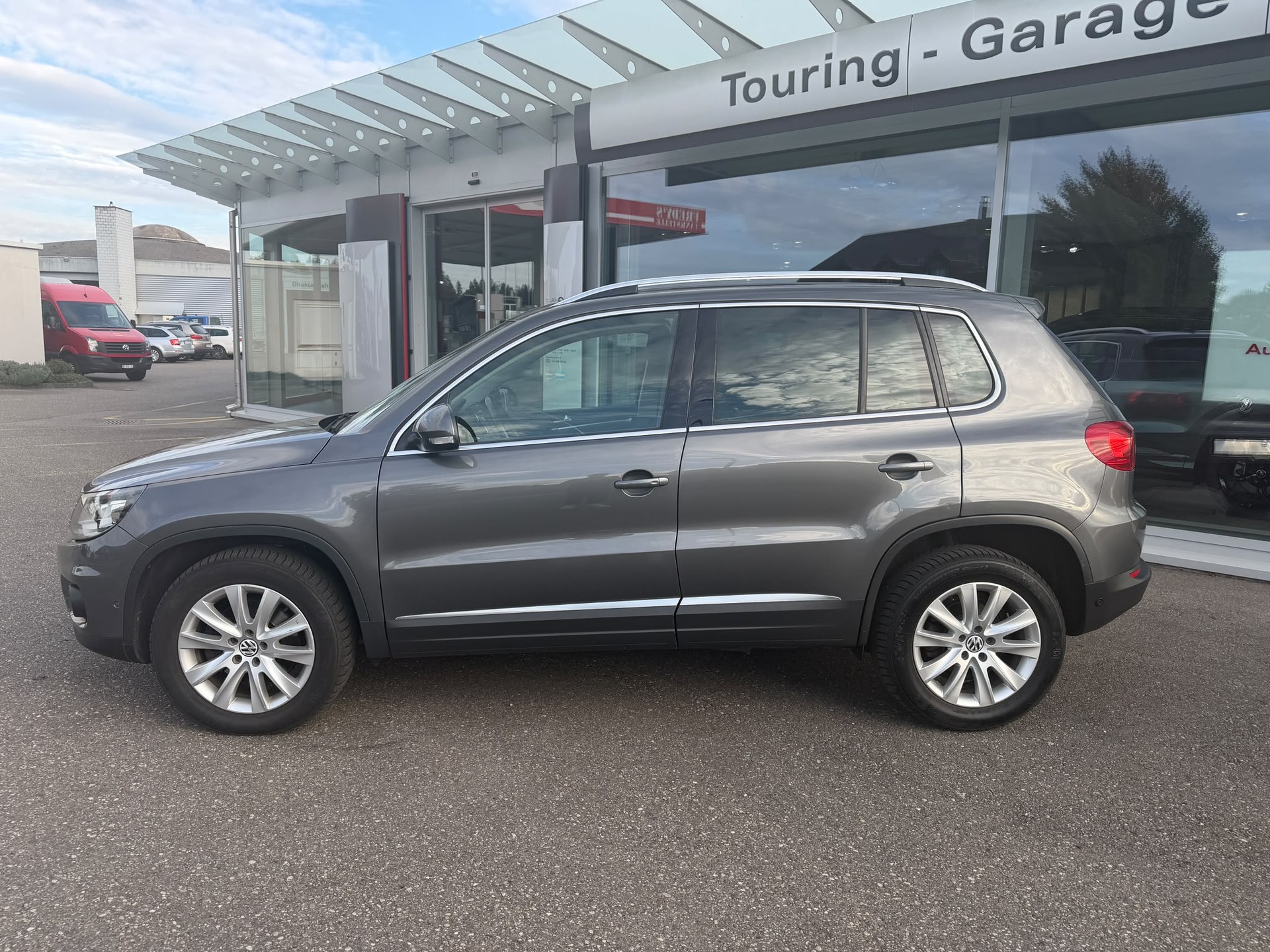 VW Tiguan 2.0 TDI BlueMotion Track&Style 4Motion DSG-image-1