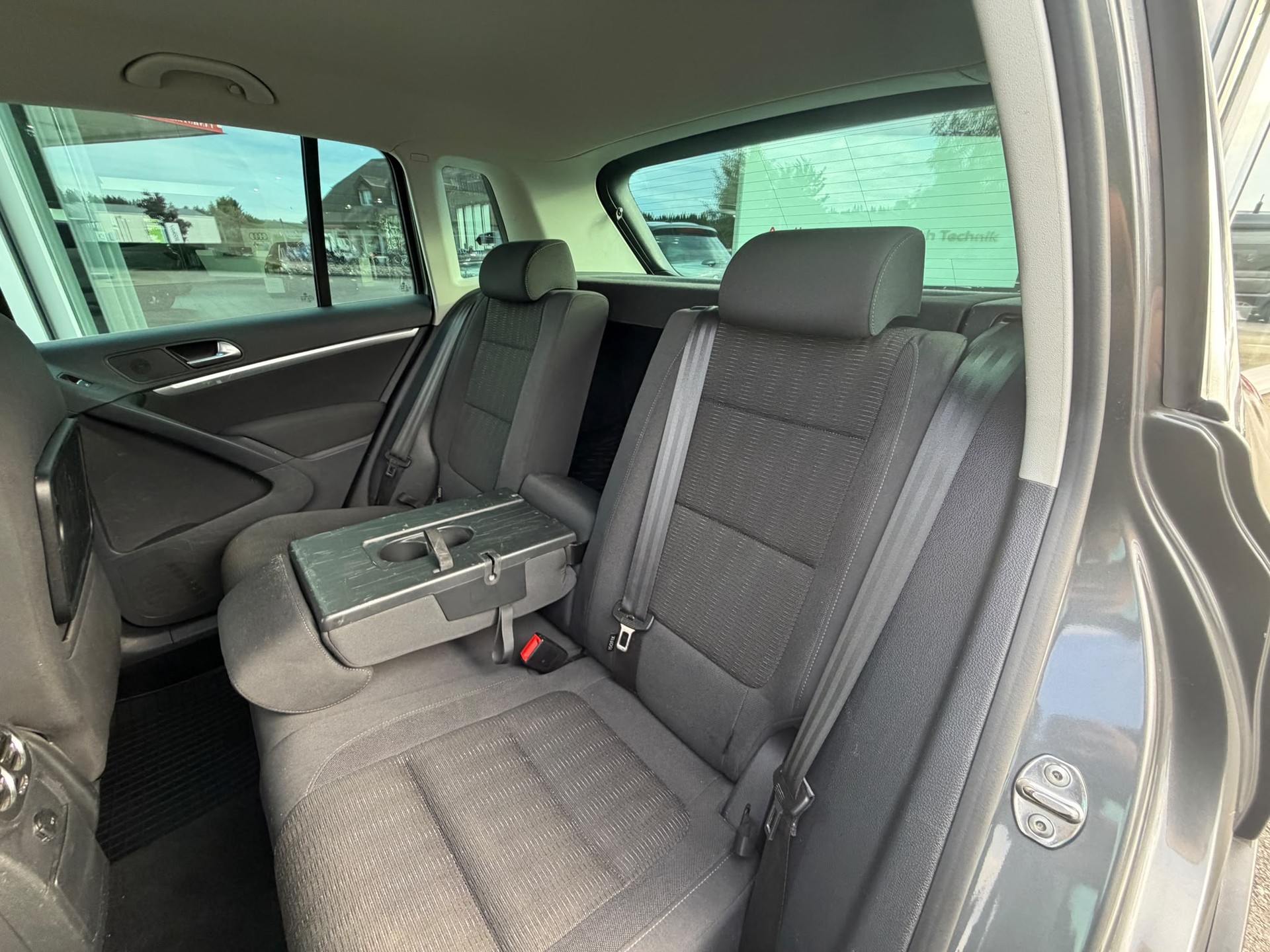 VW Tiguan 2.0 TDI BlueMotion Track&Style 4Motion DSG-image-23