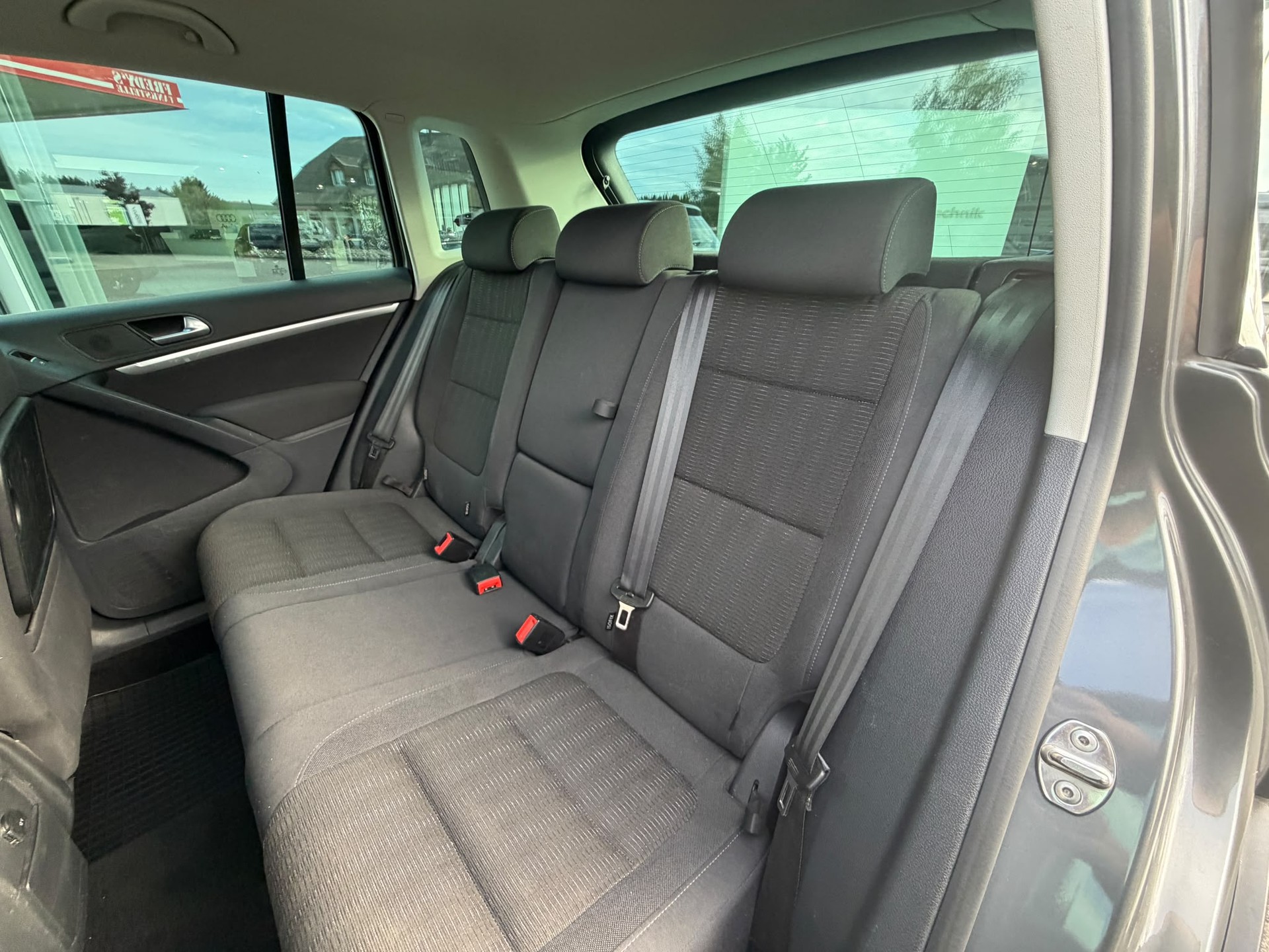VW Tiguan 2.0 TDI BlueMotion Track&Style 4Motion DSG-image-22