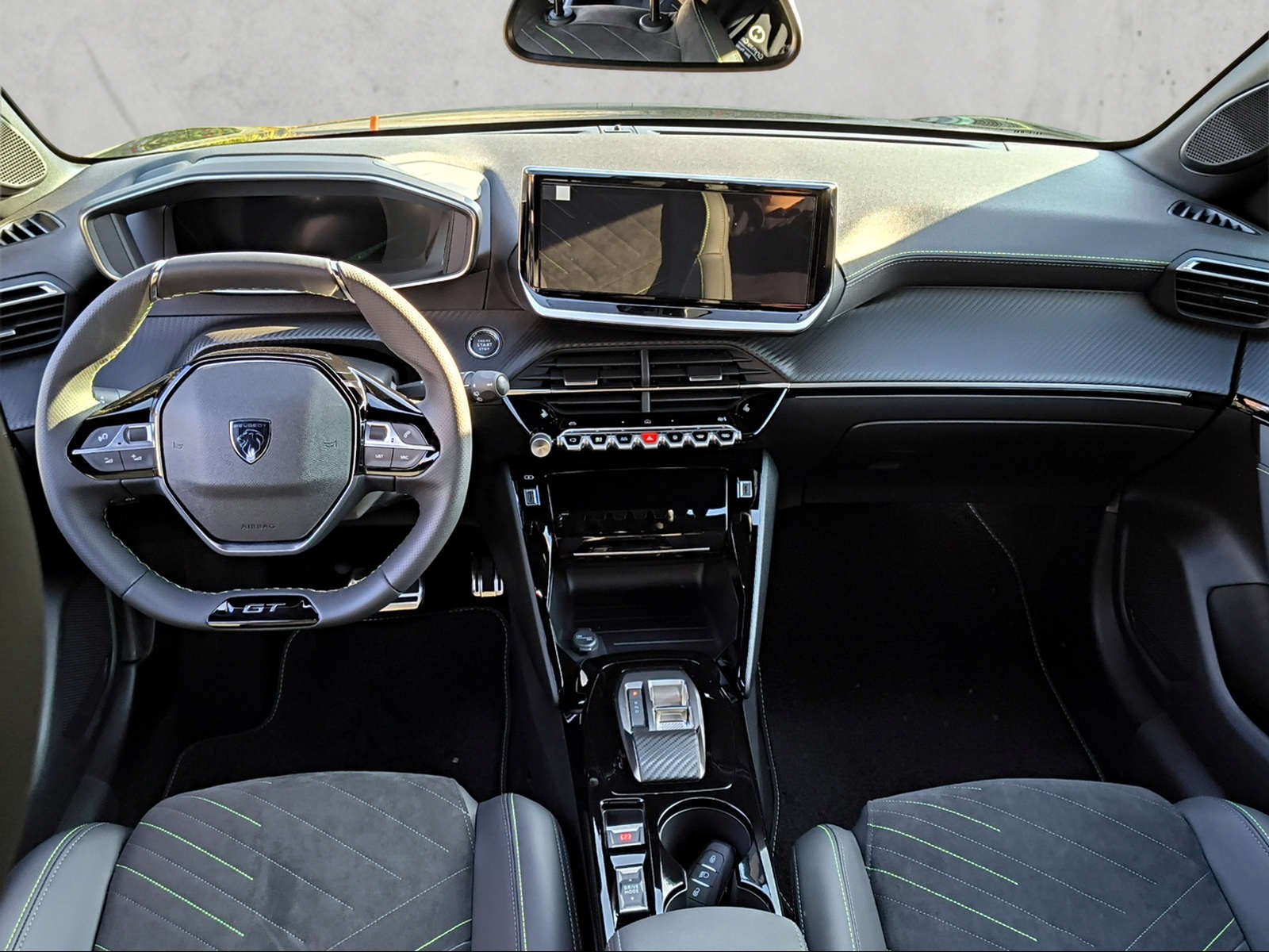 PEUGEOT 208 1.2 Hybrid 145 GT Exclusive-image-12