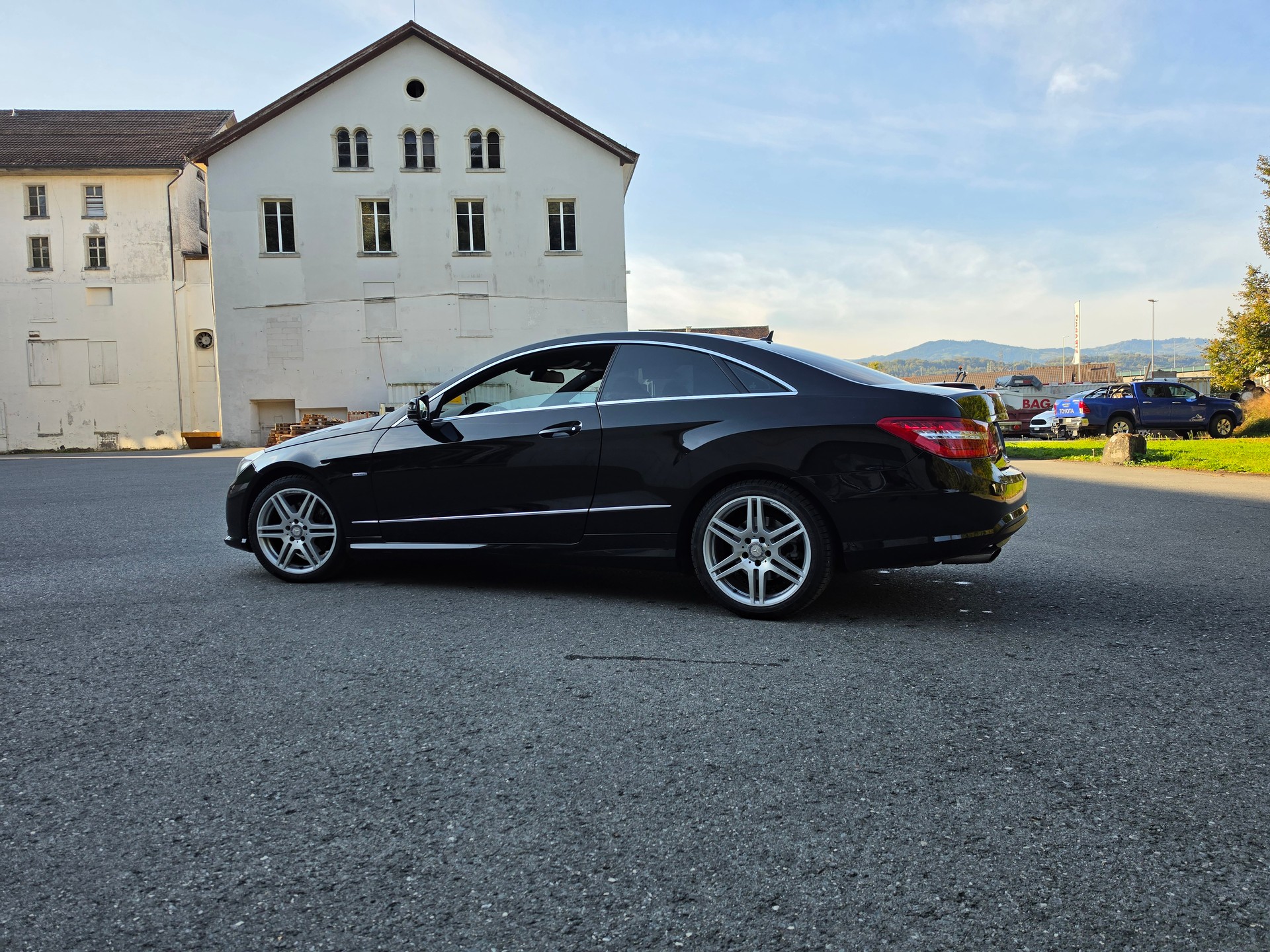 MERCEDES-BENZ E 250 CGI BlueEfficiency AMG Line Automatic-image-10
