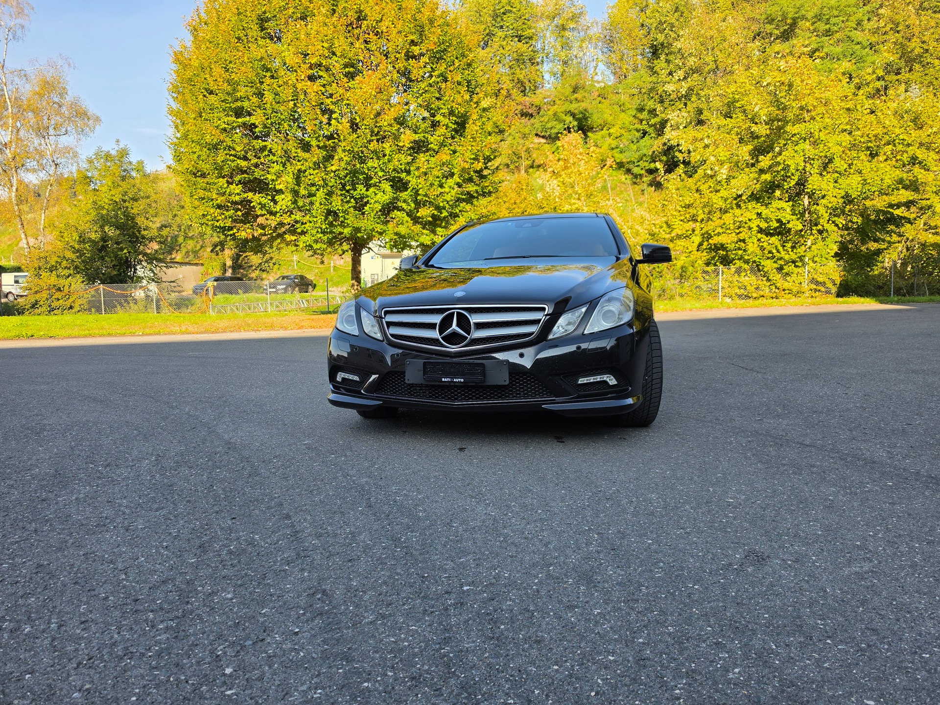 MERCEDES-BENZ E 250 CGI BlueEfficiency AMG Line Automatic-image-2