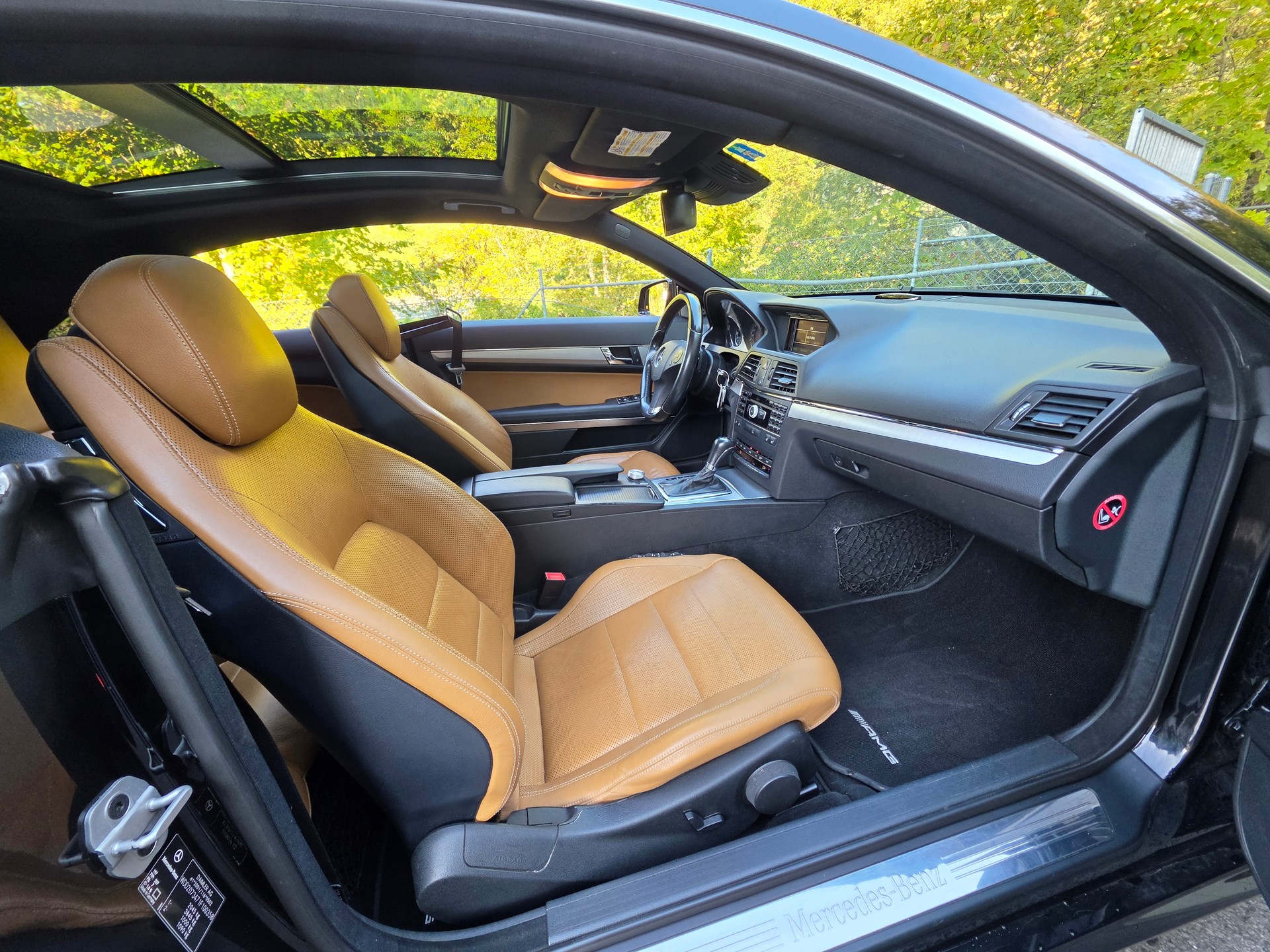 MERCEDES-BENZ E 250 CGI BlueEfficiency AMG Line Automatic-image-22