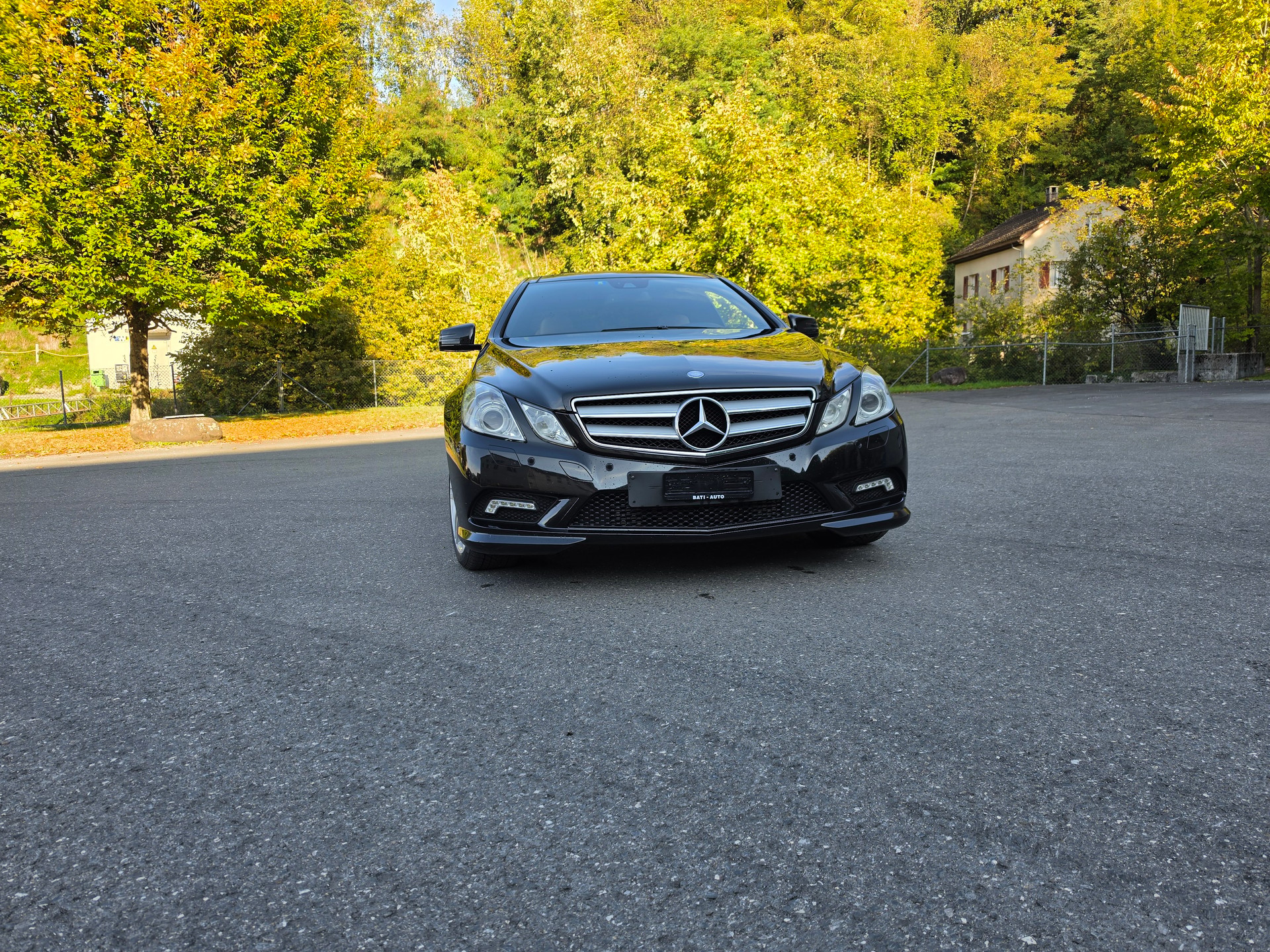 MERCEDES-BENZ E 250 CGI BlueEfficiency AMG Line Automatic-image-1