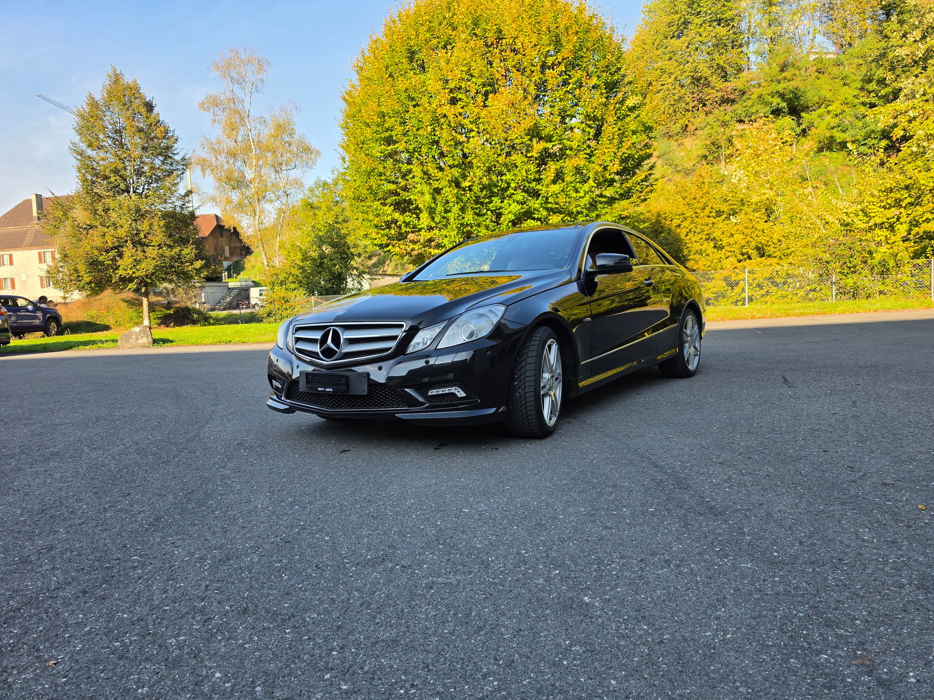 MERCEDES-BENZ E 250 CGI BlueEfficiency AMG Line Automatic-image-5