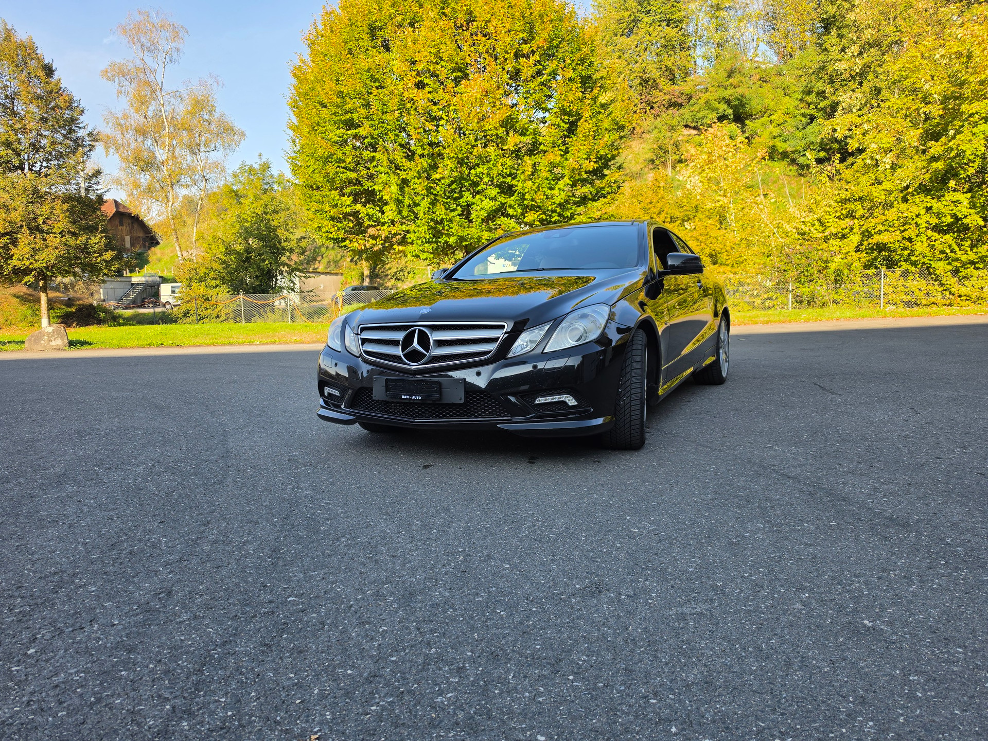 MERCEDES-BENZ E 250 CGI BlueEfficiency AMG Line Automatic-image-3