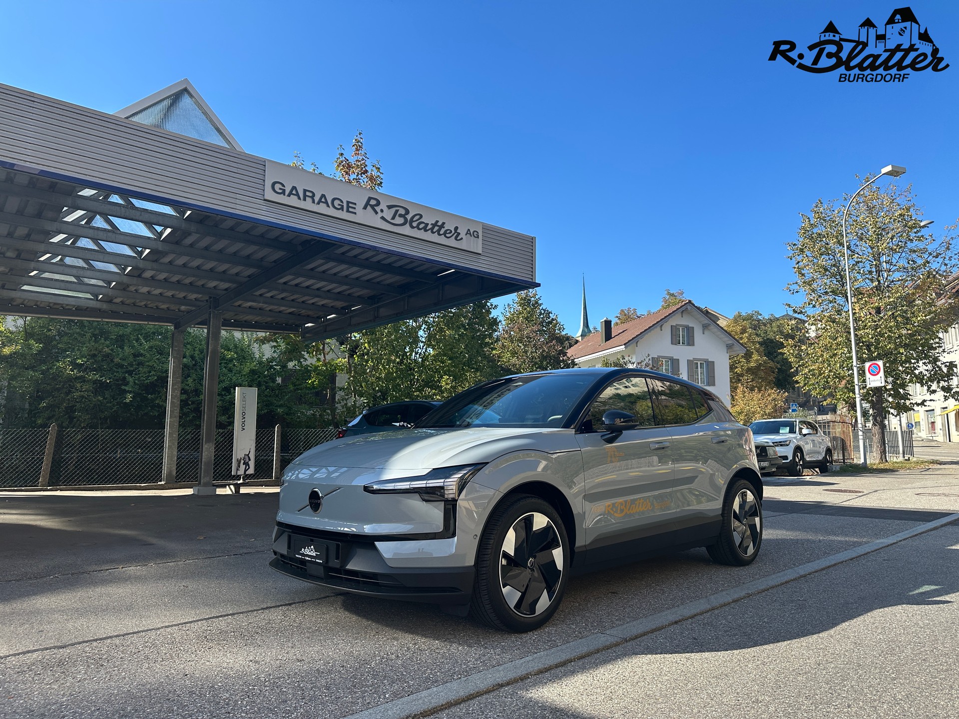 VOLVO EX30 E60 69kWh Twin Ultra-image-0