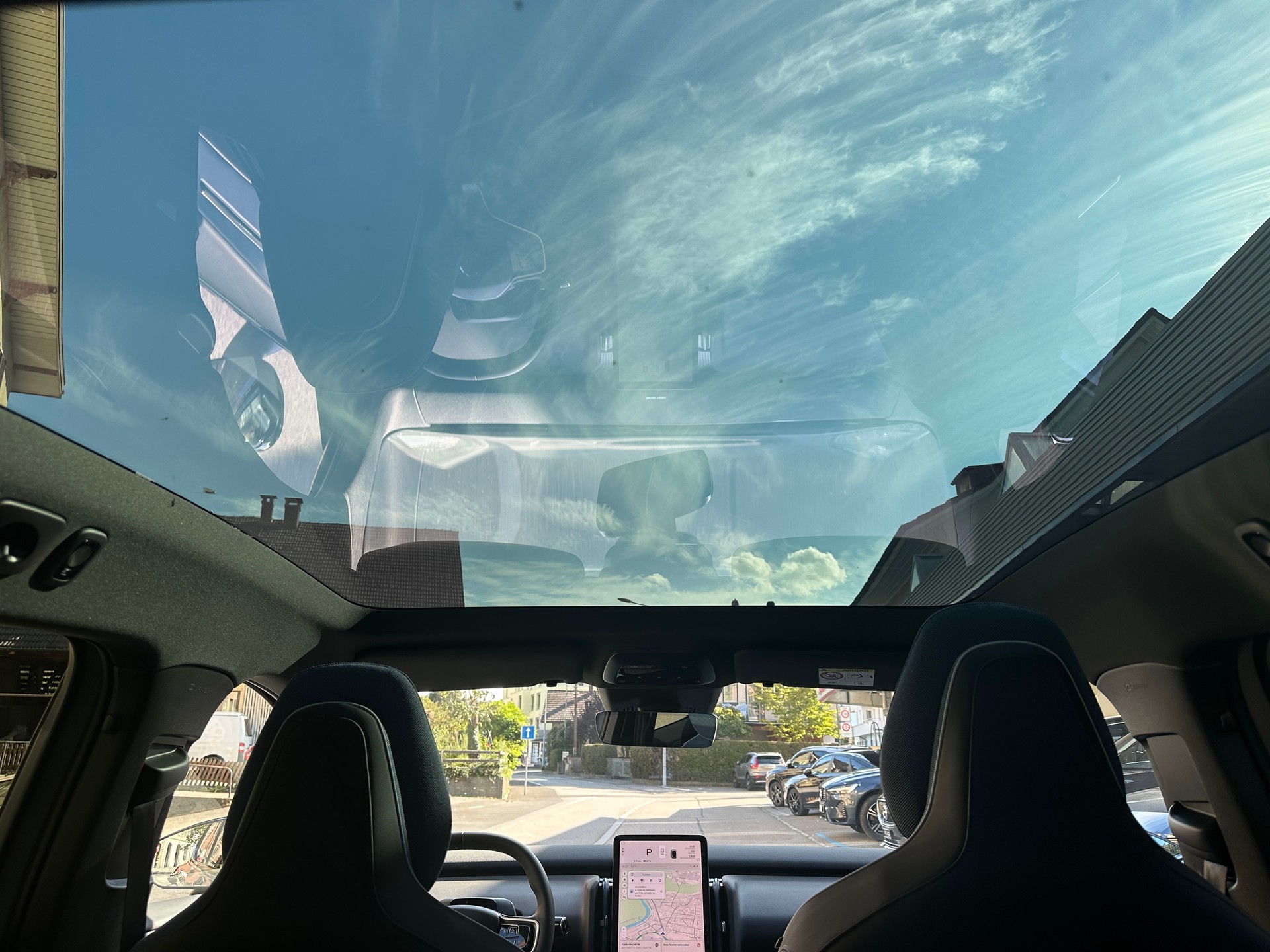 VOLVO EX30 E60 69kWh Twin Ultra-image-15
