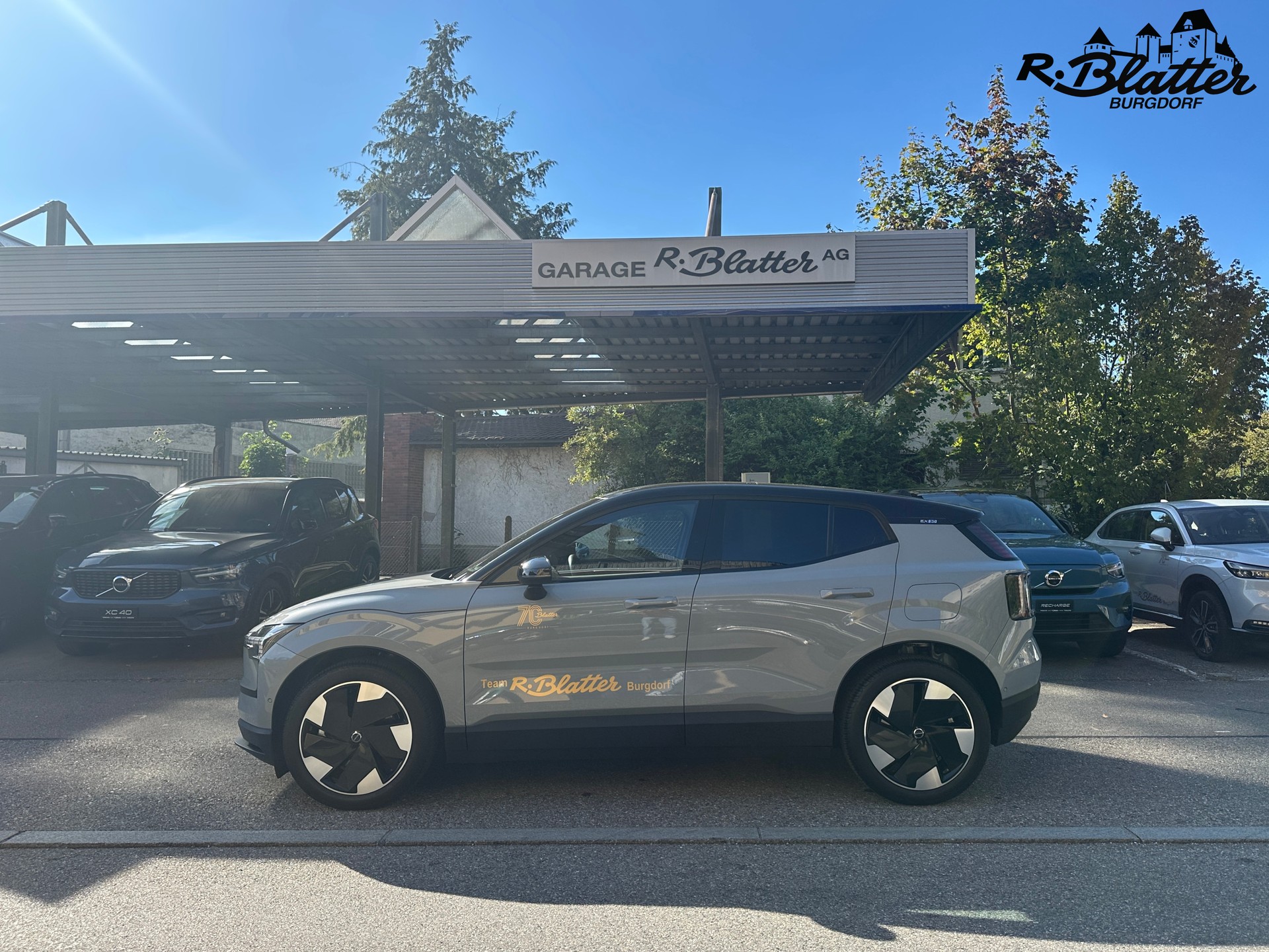VOLVO EX30 E60 69kWh Twin Ultra-image-2