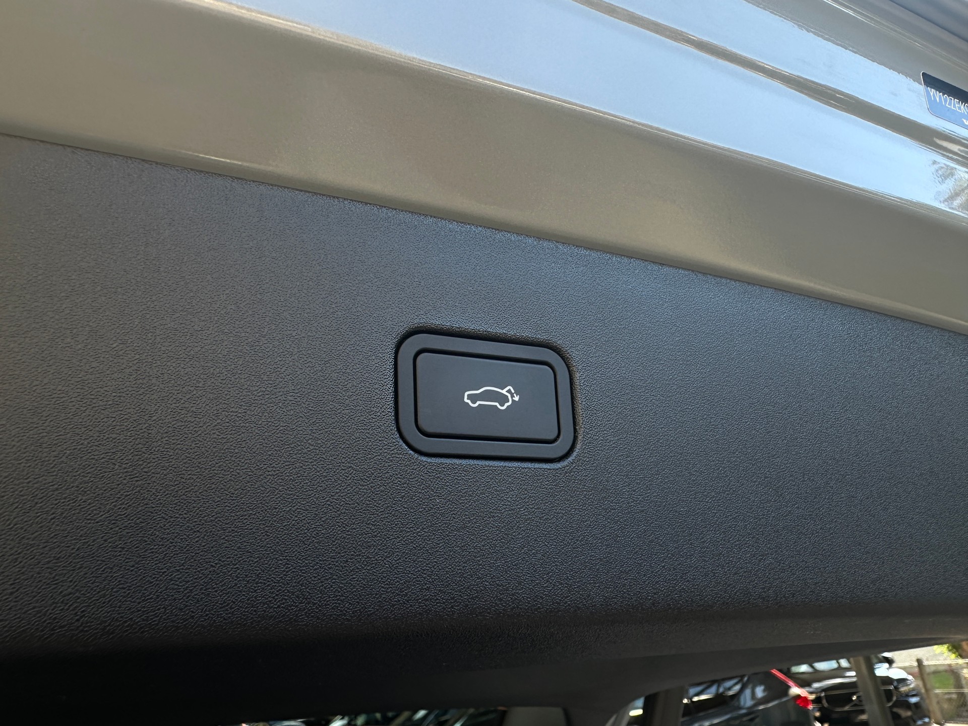 VOLVO EX30 E60 69kWh Twin Ultra-image-14